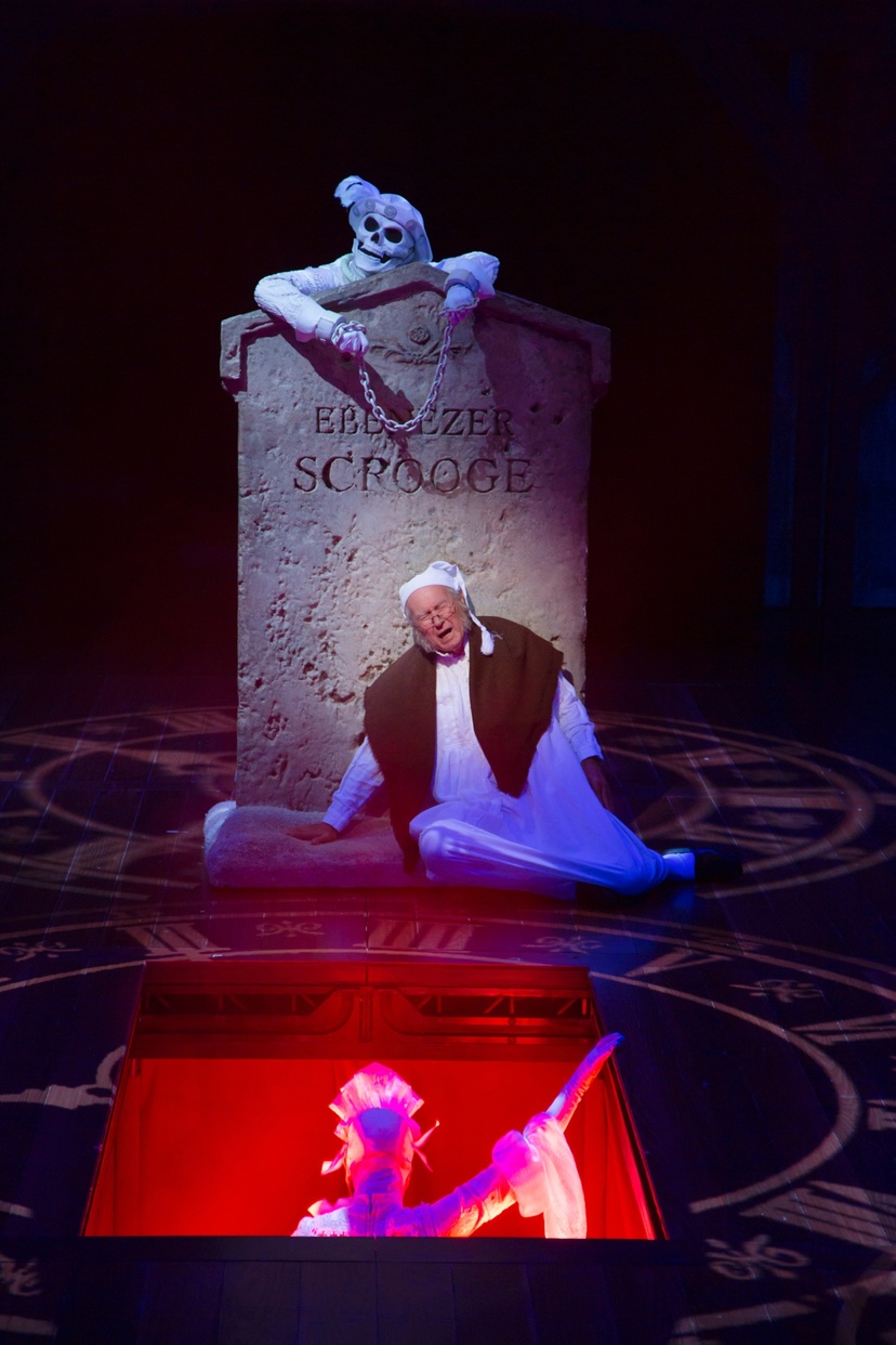 Ebenezer Scrooge (Bill Raymond) (photo: T. Charles Erickson)