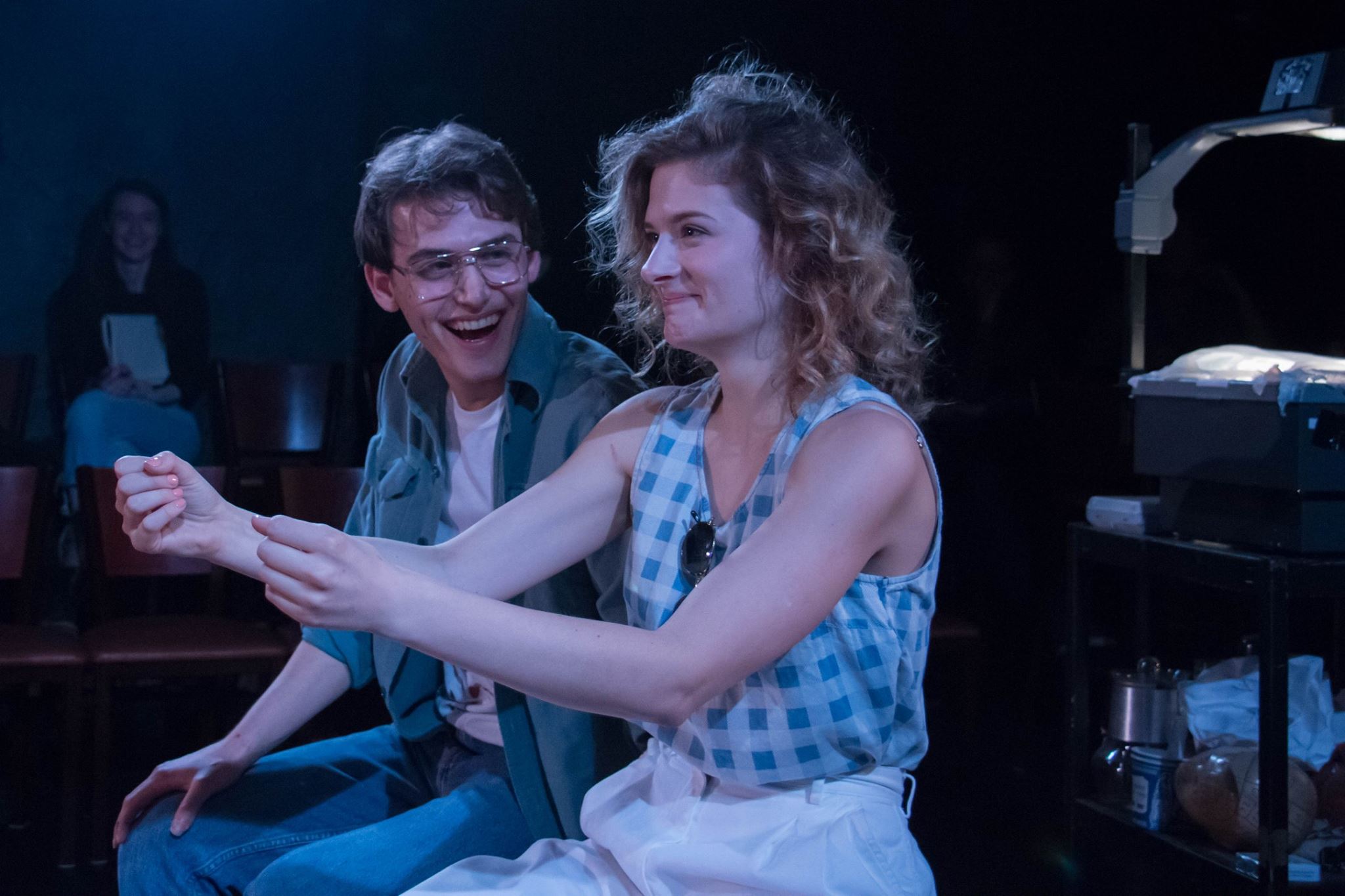 David (Jos é Espinosa) , Marion (Louisa Jacobson) (photo: Elli Green)