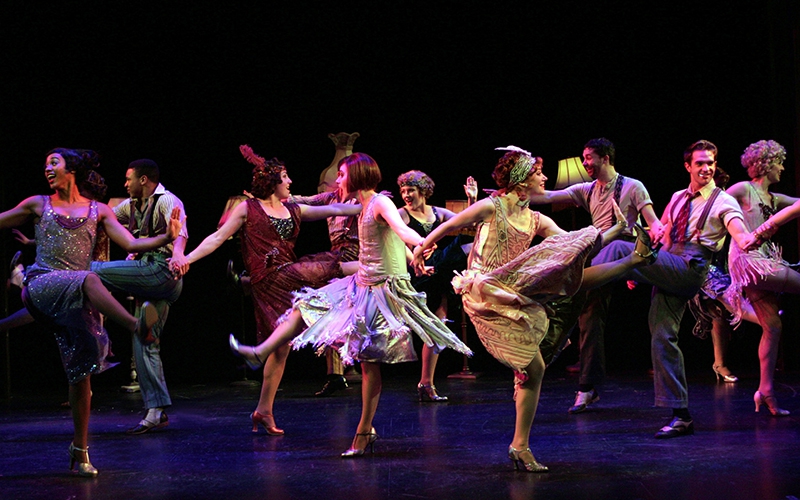 the cast of Thoroughly Modern Millie (photo: Diane Sobolewski)