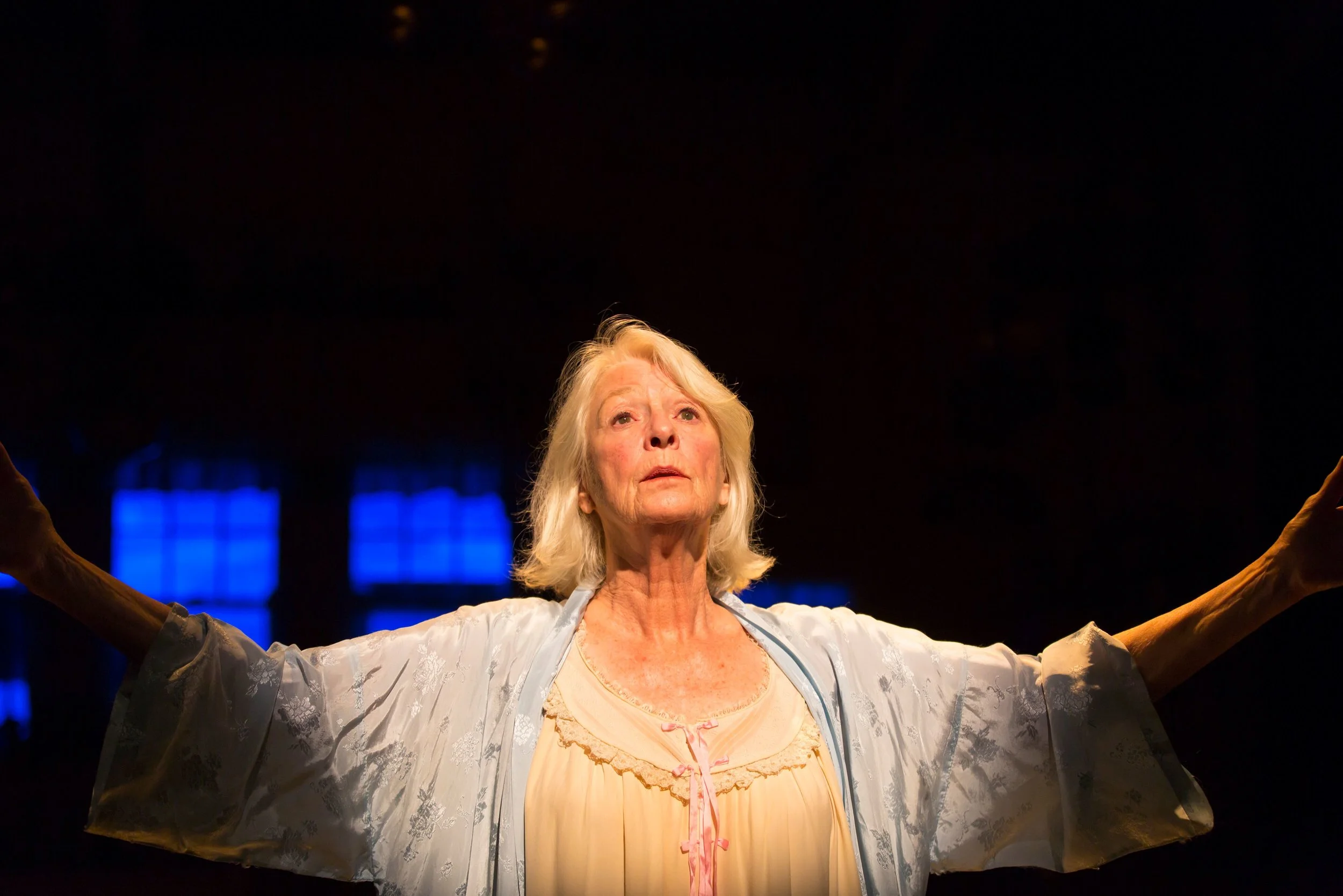 Eleanor Bannister (Jane Alexander)