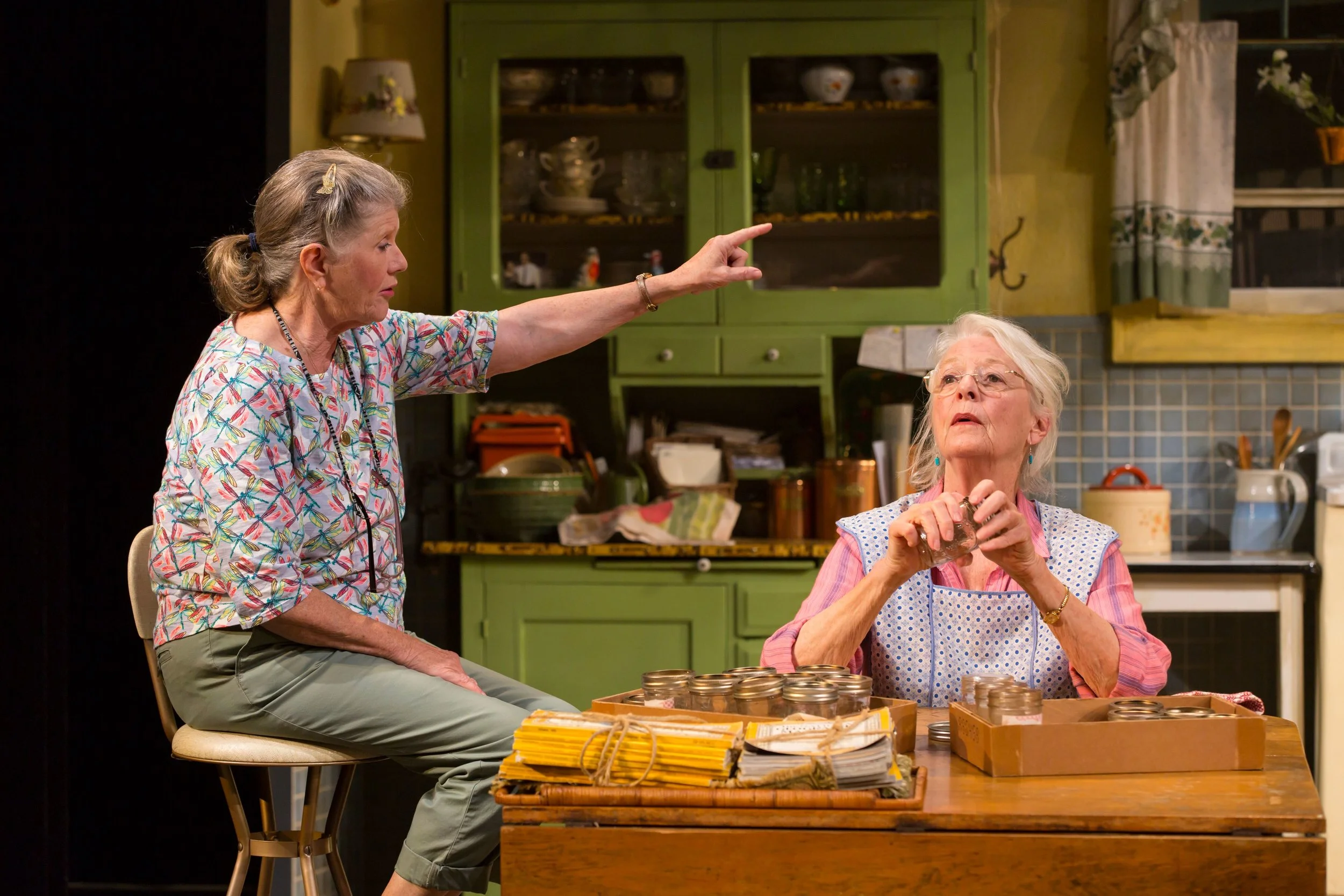Grace Bodell (Judith Ivey), Eleanor Bannister (Jane Alexander) (photos by T. Charles Erickson)