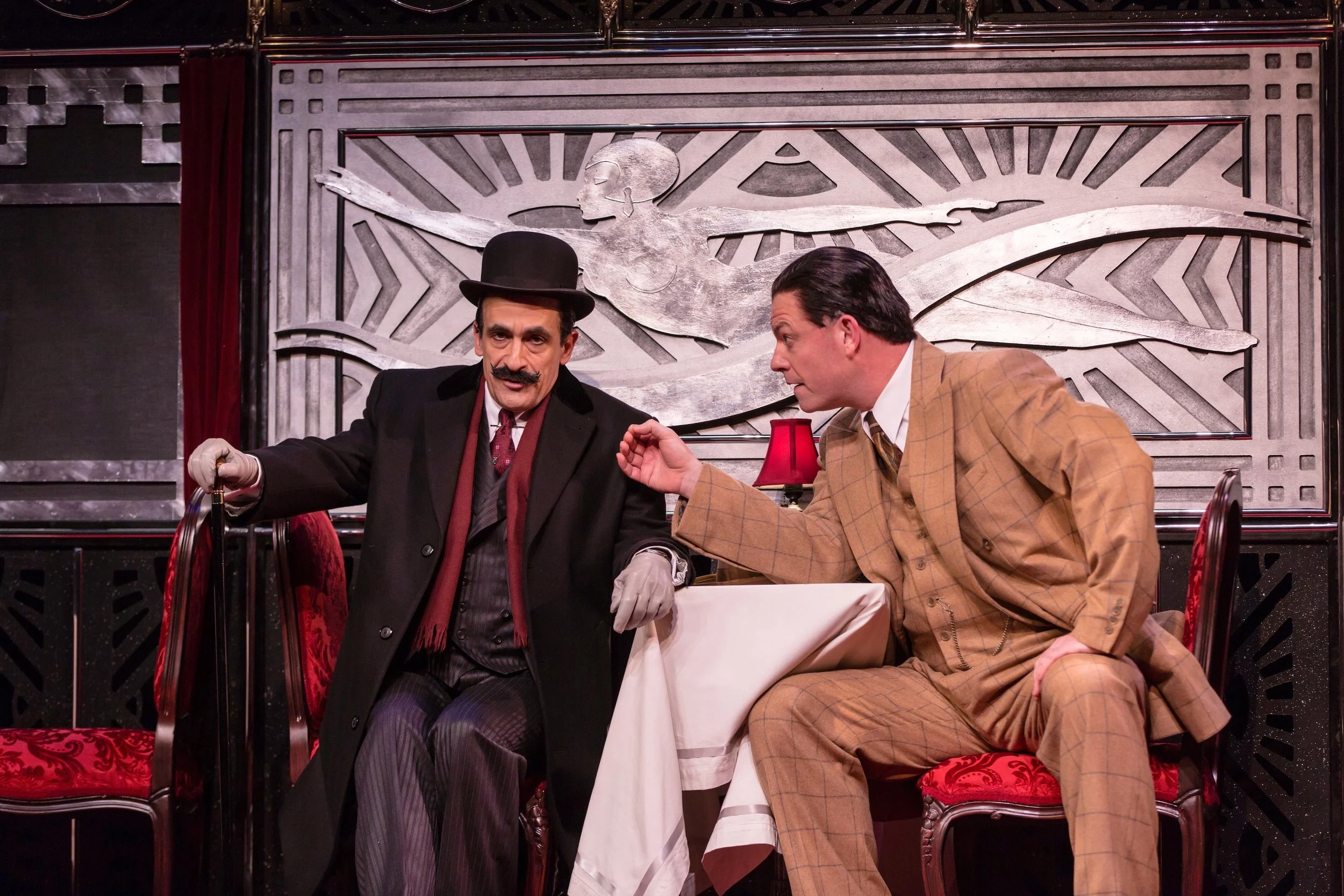 Hercule Poirot (David Pittu), Ratchett (Ian Bedford) (photos: T. Charles Erickson)