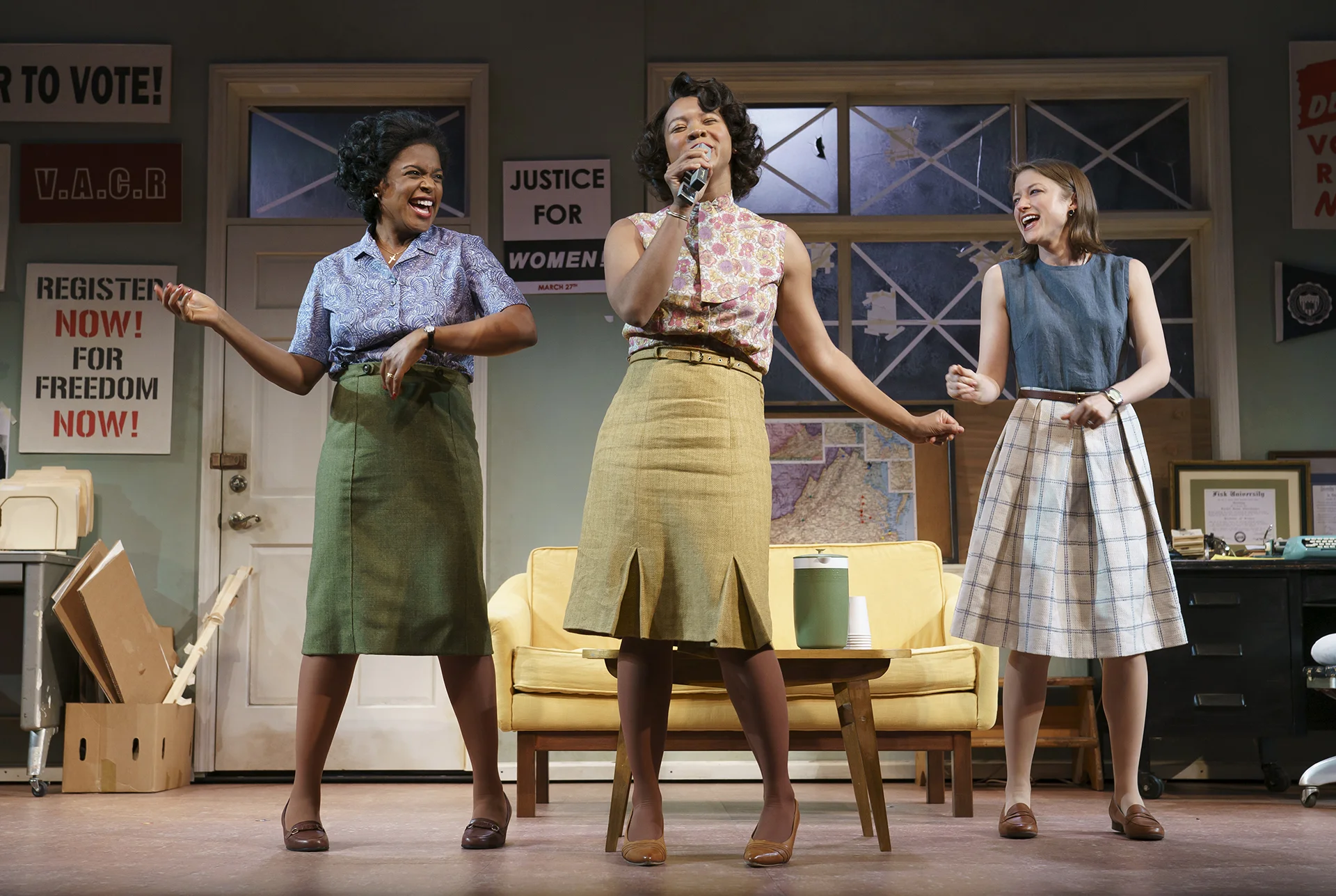 Dee (Ashley Bryant), Abby (Dria Brown), Sarah (Brontë England-Nelson) (photo by Joan Marcus)