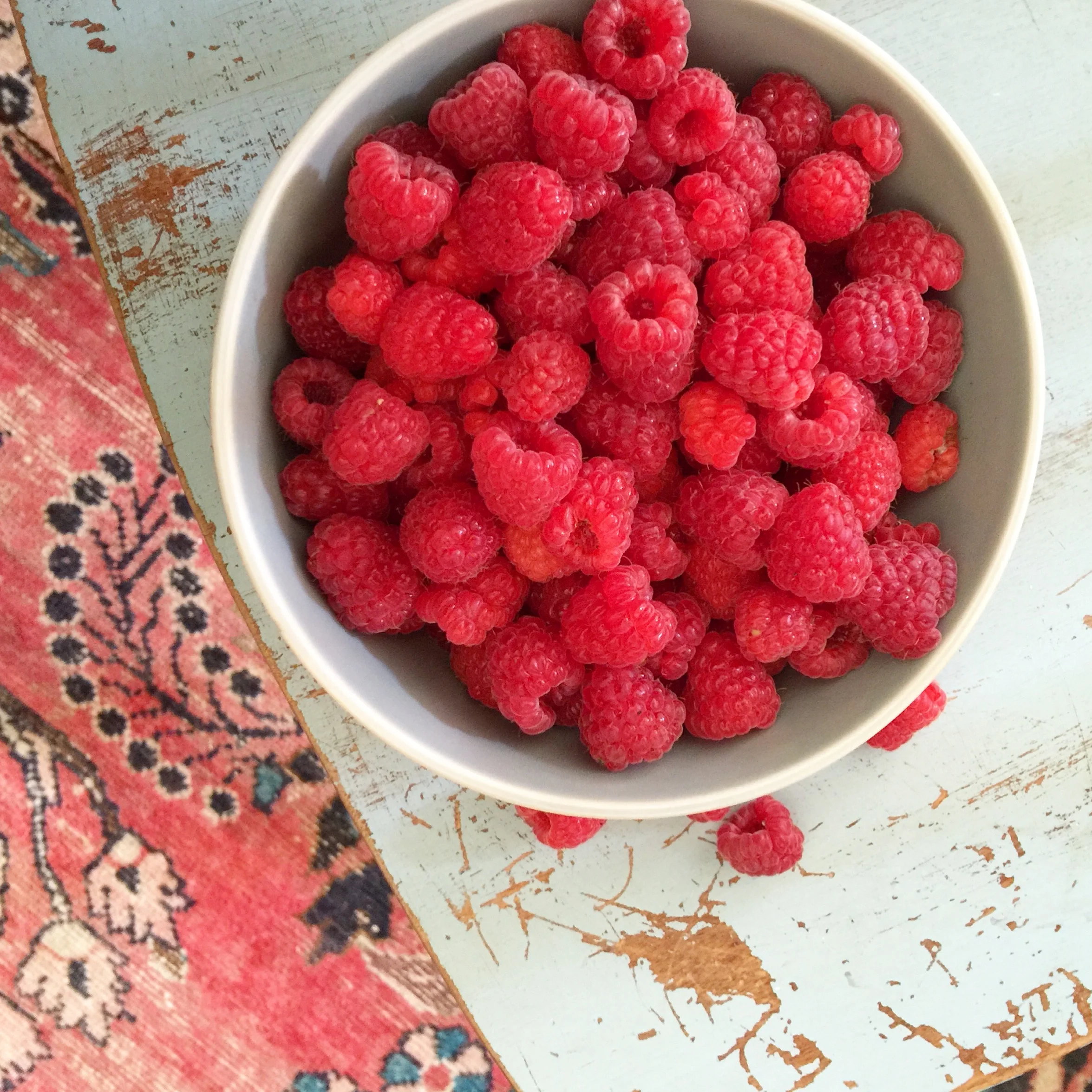bowl raspberries.jpg