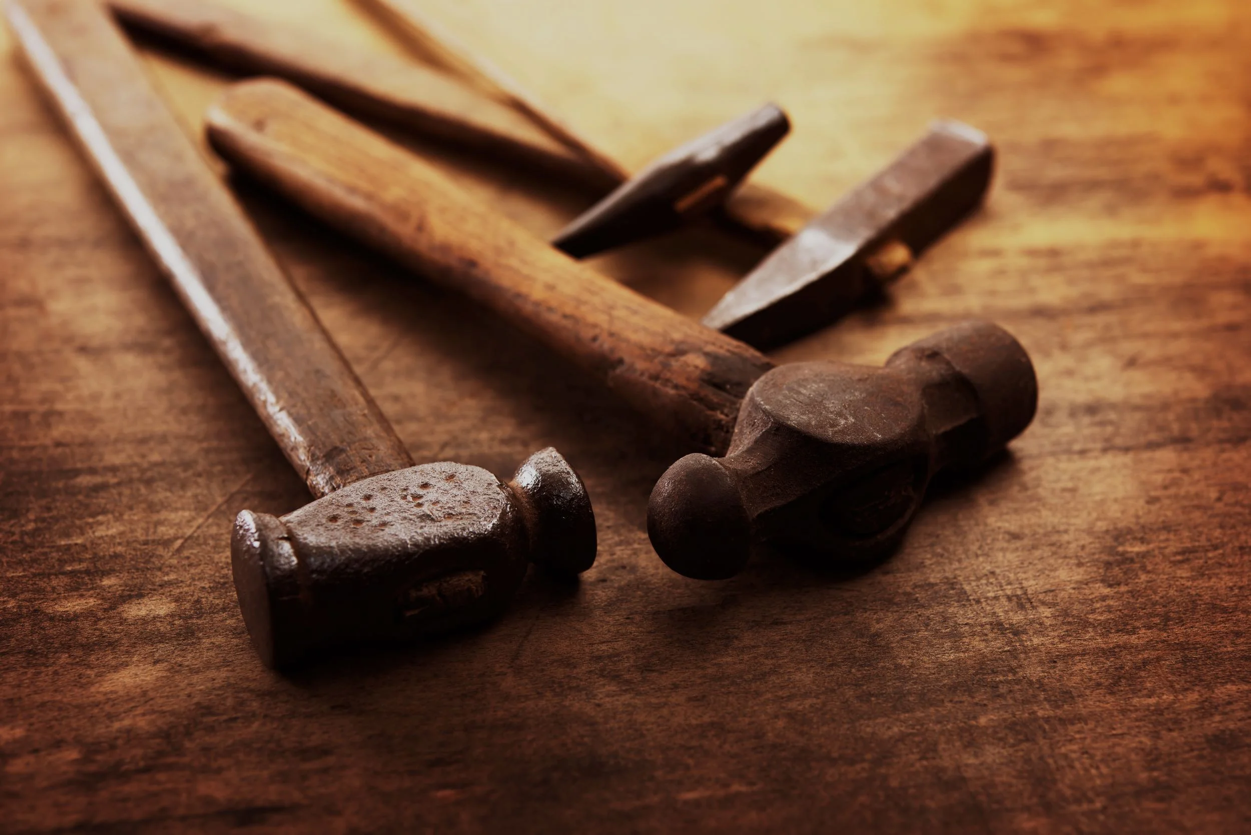 shutterstock_hammers2500dark.jpg