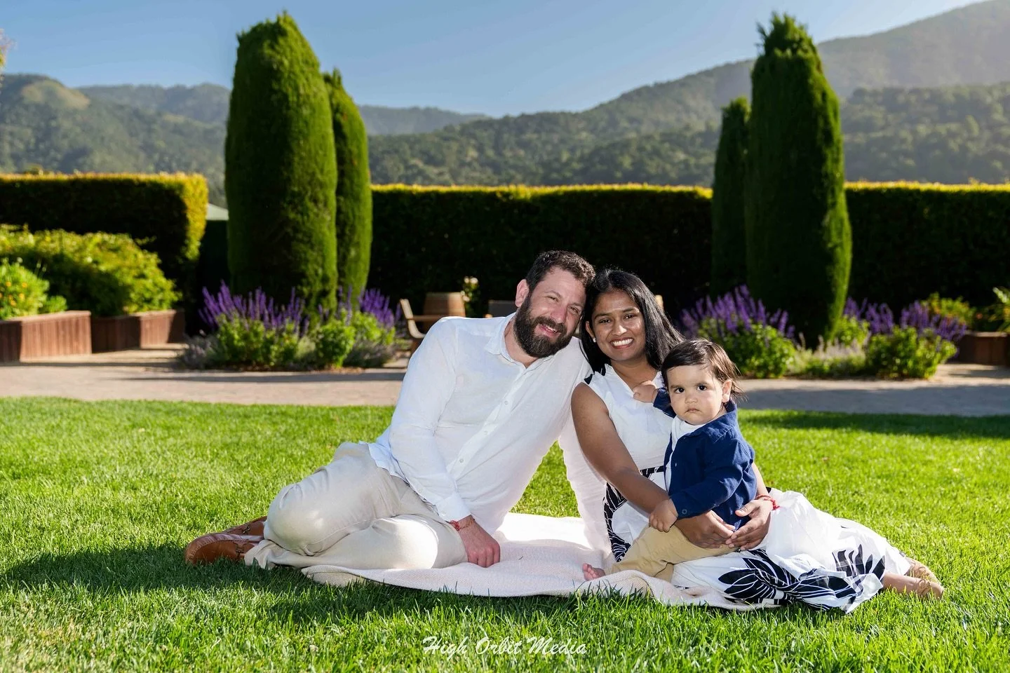 Moments from a beautiful family session in Carmel Valley.
#familyphotoshoot #familyphotoshootideas #familysession #familyphotographer #familyphotos #familyphotoshoots #santacruzfamilyphotography #montereyfamilyphotographer #montereyfamilyphotography