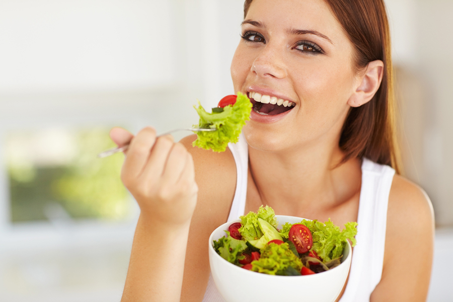 girl-eat-salad-2.jpg