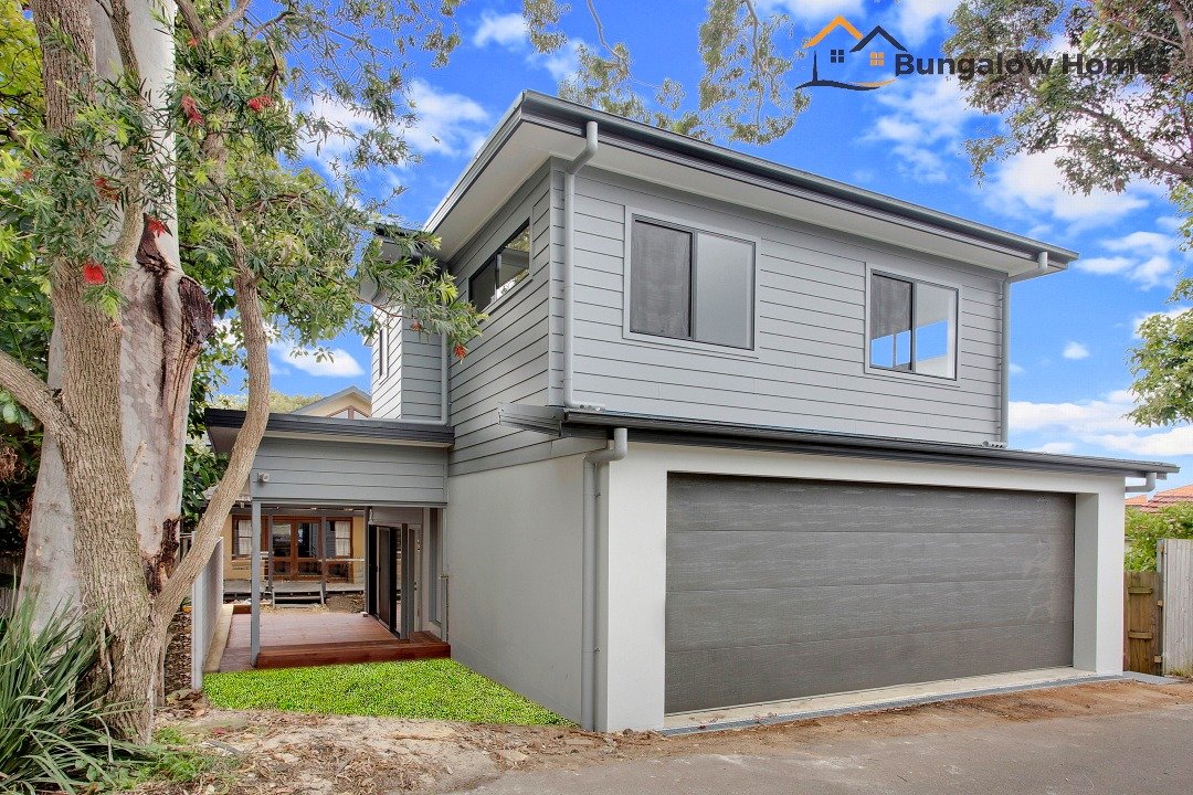 🏘 When space is limited, you might want to consider a Granny Flat above a garage. 🚗

This type of arrangement can be quite practical, as it maximises land usage and provides additional living space without expanding the footprint of the property. 
