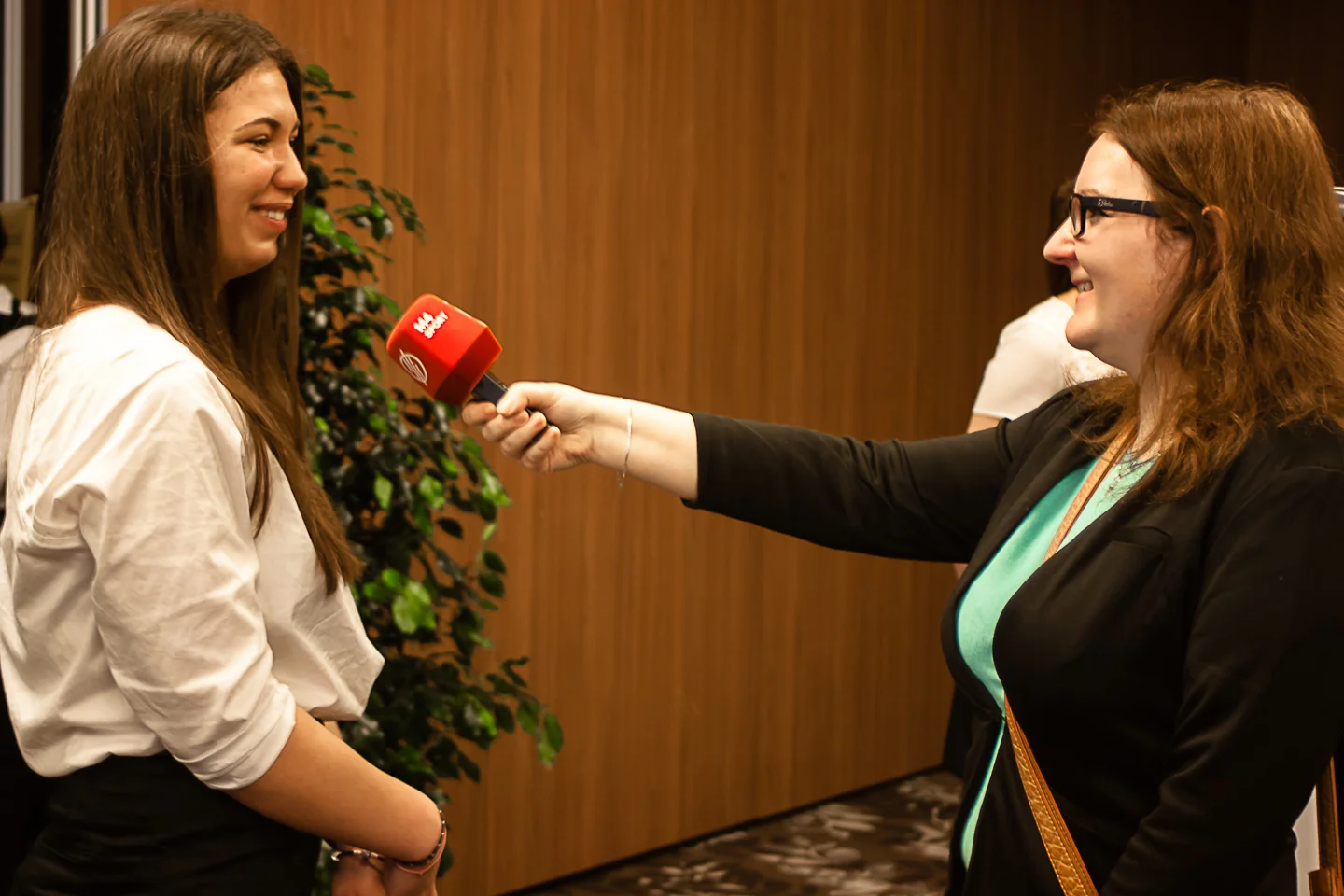 Fehér Zsófia ad interjút az M4 Sportnak (Fotó: MSBSZ/Pintér László)