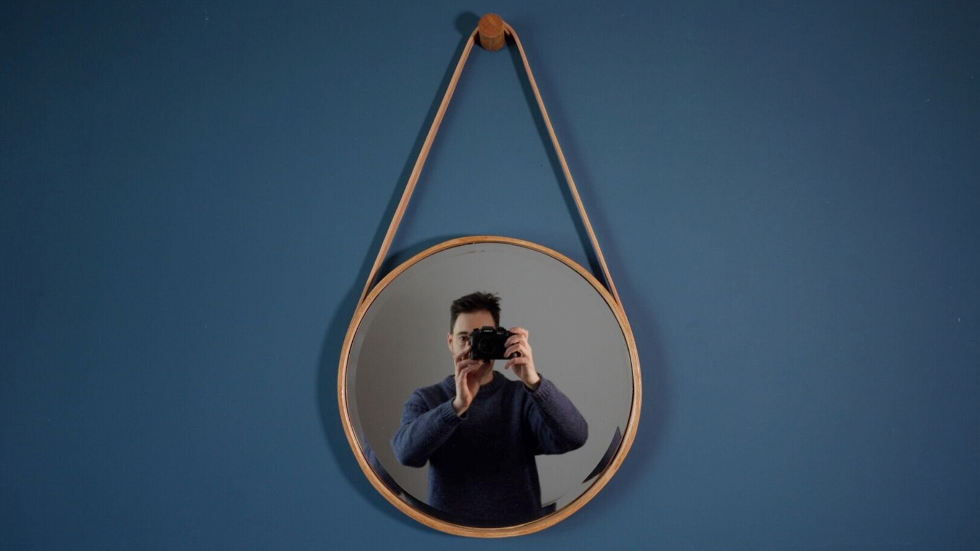 Making A Round Oak Mirror With A Leather Hanger 