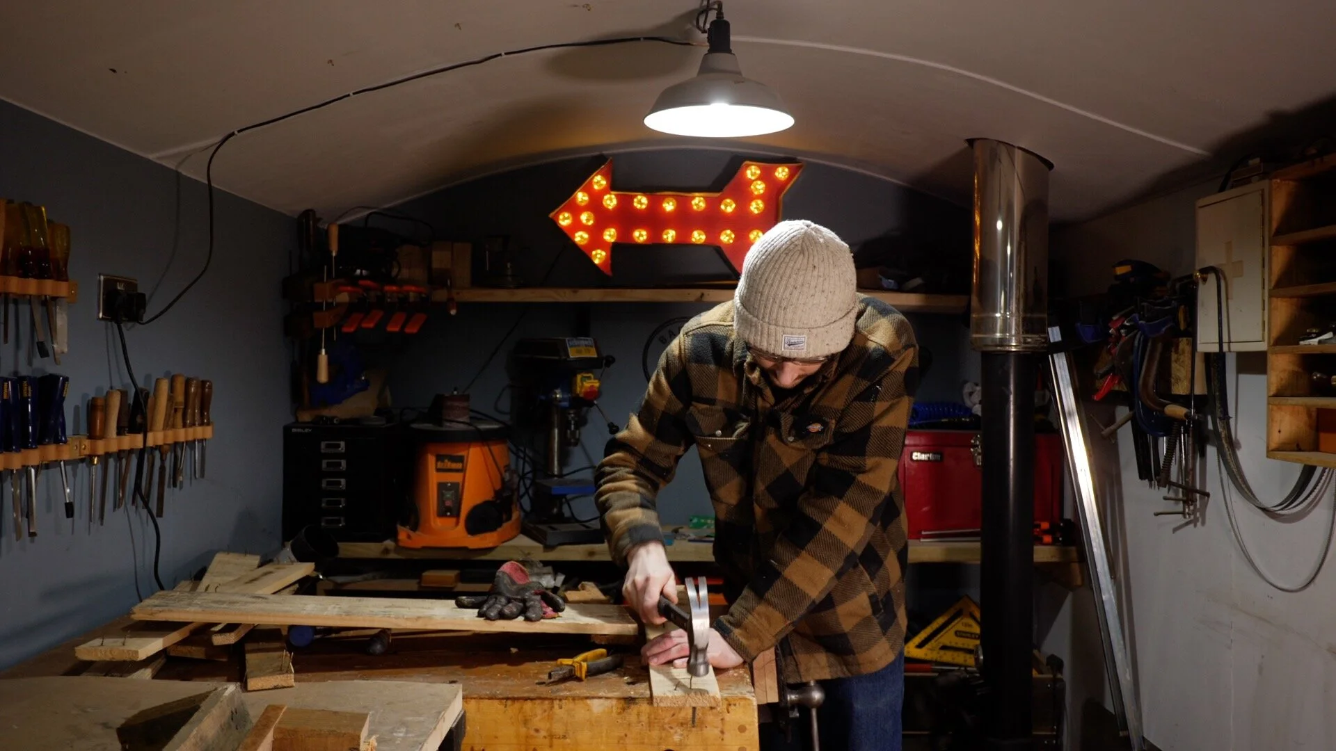 removing nails from pallet .jpg