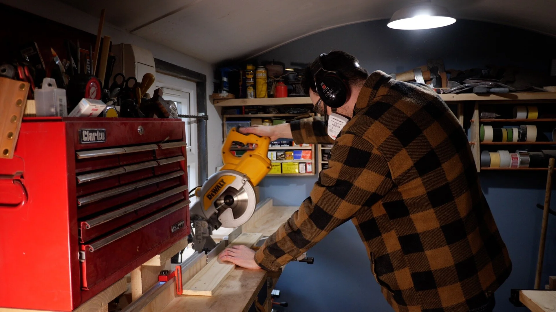 cutting pallet wood .jpg