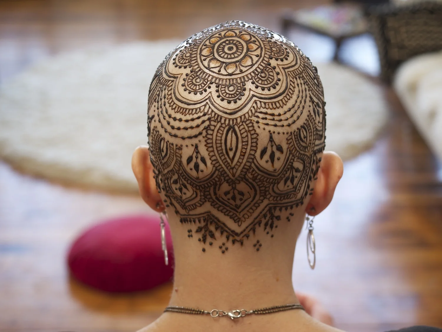 A Henna crown for a chemotherapy patient via hennalounge.com
