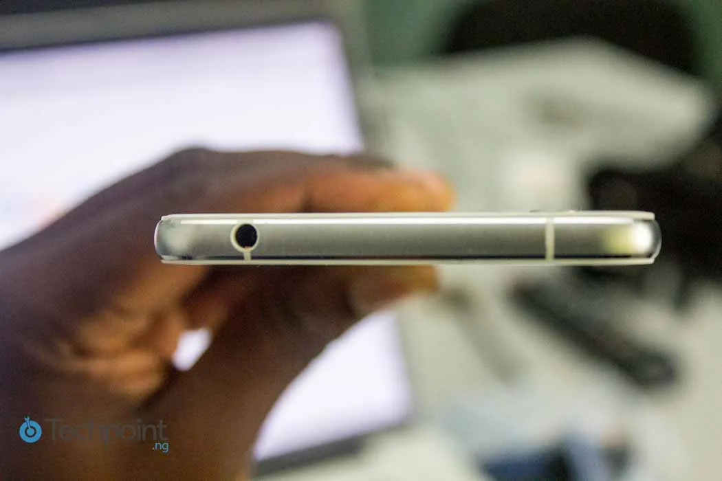 HEADPHONE JACK AT THE TOP | techpoint.ng