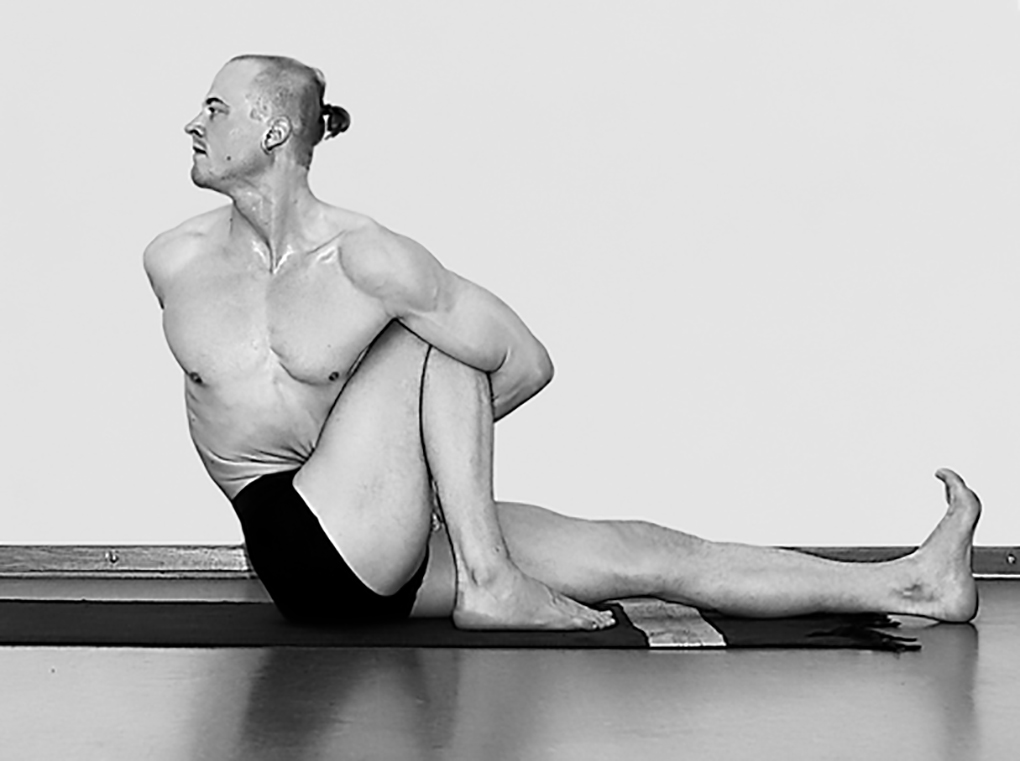 Marichiasana C