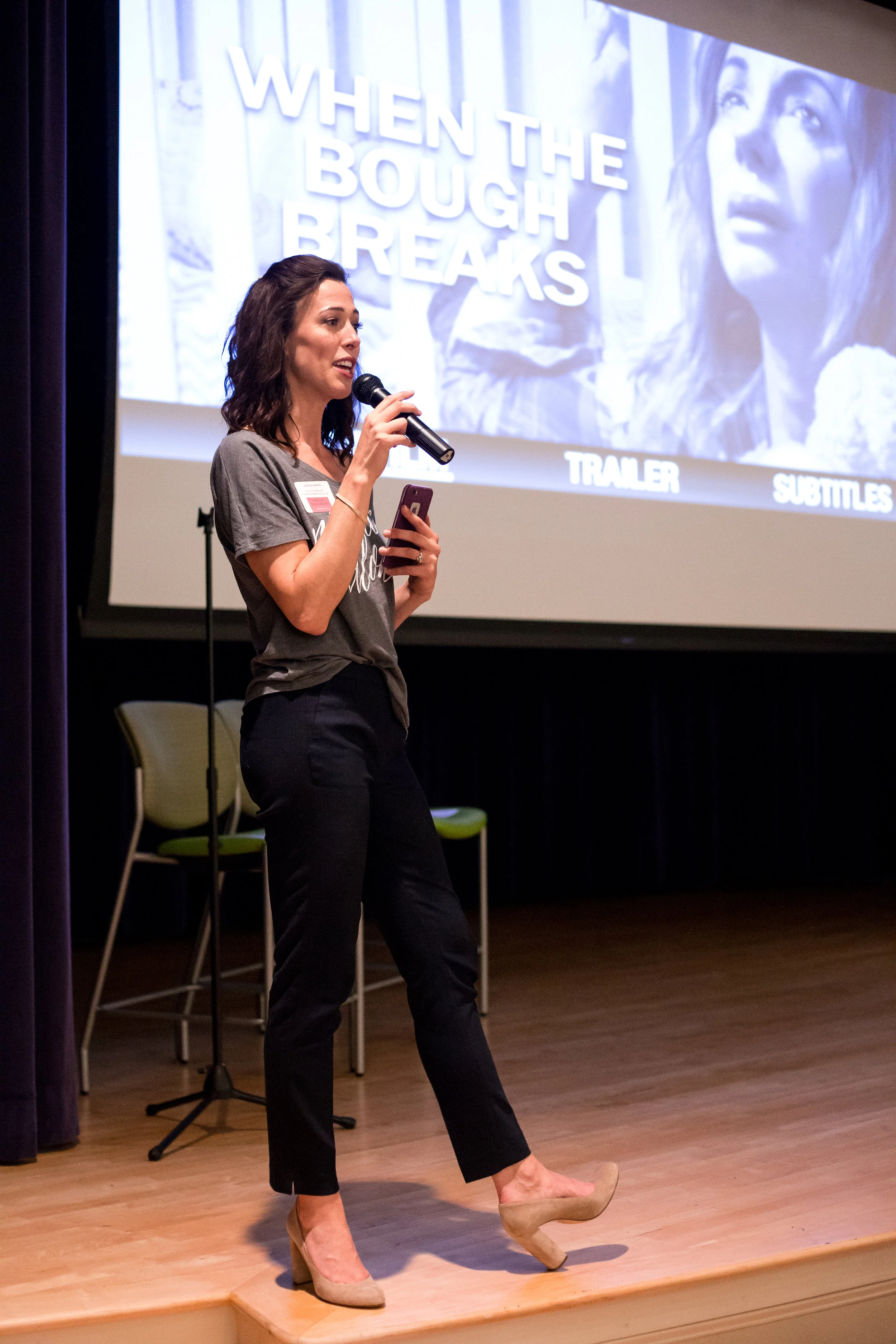 Executive Director, Lauren Barnes, welcomes guests and thanks sponsors Revive Postpartum and Lynchburg Parks and Recreation. © Christi Stafford Photography 