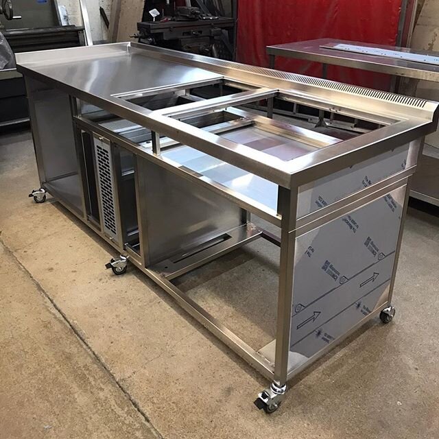 One fresh bespoke Target commercial induction suite going though the factory 😍 Could yours be next?! .
.
.
#targetcateringequipment #targetcommercialinduction #commercialkitchen #cateringequipment #inductioncooking #restaurant #chef #cheflife #hospi