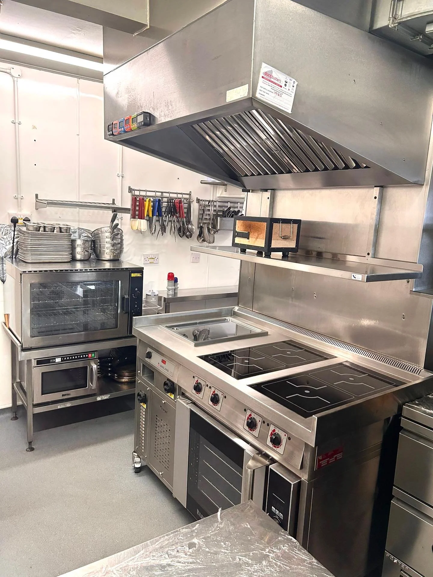 Kitchen upgrade at the @oldwharfinn&hellip; with a Target TR-E now taking centre stage! 👌 

Compact kitchen? No problem, at Target we have a suite that suits every commercial kitchen! Check them out&hellip; Link in bio ⬆️
.
#targetcateringequipment 