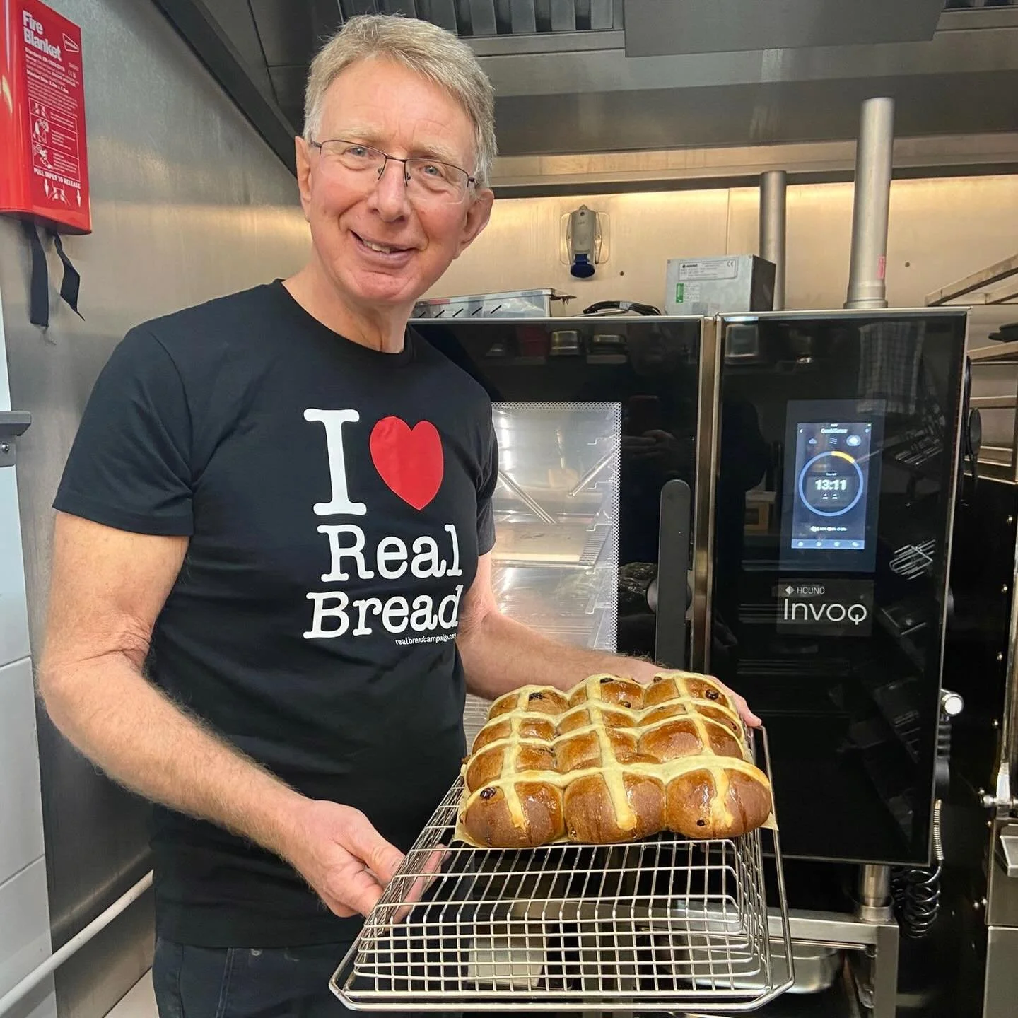 Dave&rsquo;s #realbread hot cross buns fresh from the @invoq_oven for the Target team 🎯 Happy Easter weekend to all! Will you be baking your own or buying @realbreadcampaign buns over the weekend.. comment below 👇 &amp; recommend the best place you
