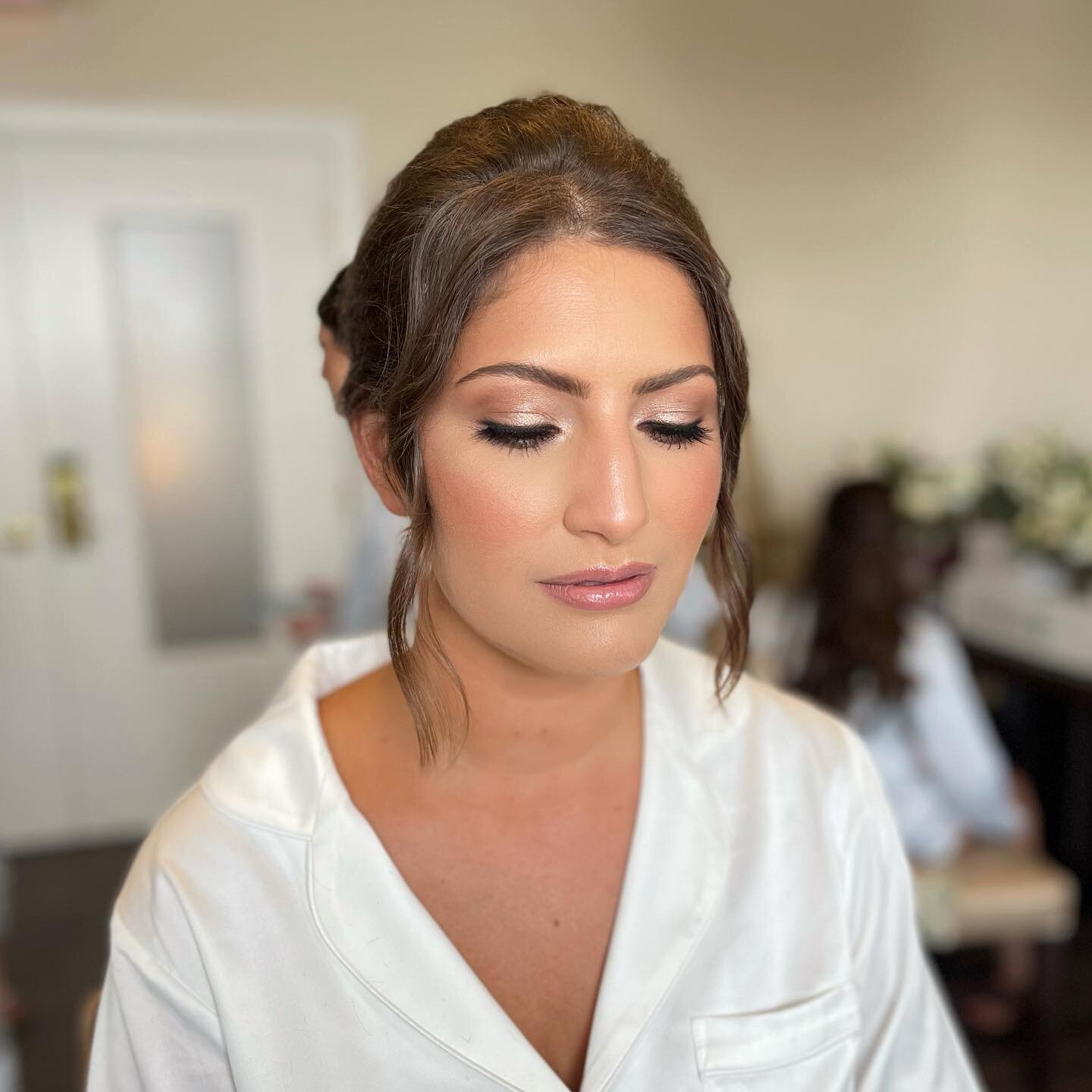 Fridays B E A U T Y of a Bride featuring her freaking incredible brows 🤍 she wanted a soft, dewy skin look for her big day!
Makeup By @makeup_by_melanie_ &bull; Hair By @erin.eggiesalonstudio &bull; @catherine_messina

#MakeupByMelanie #makeup #make