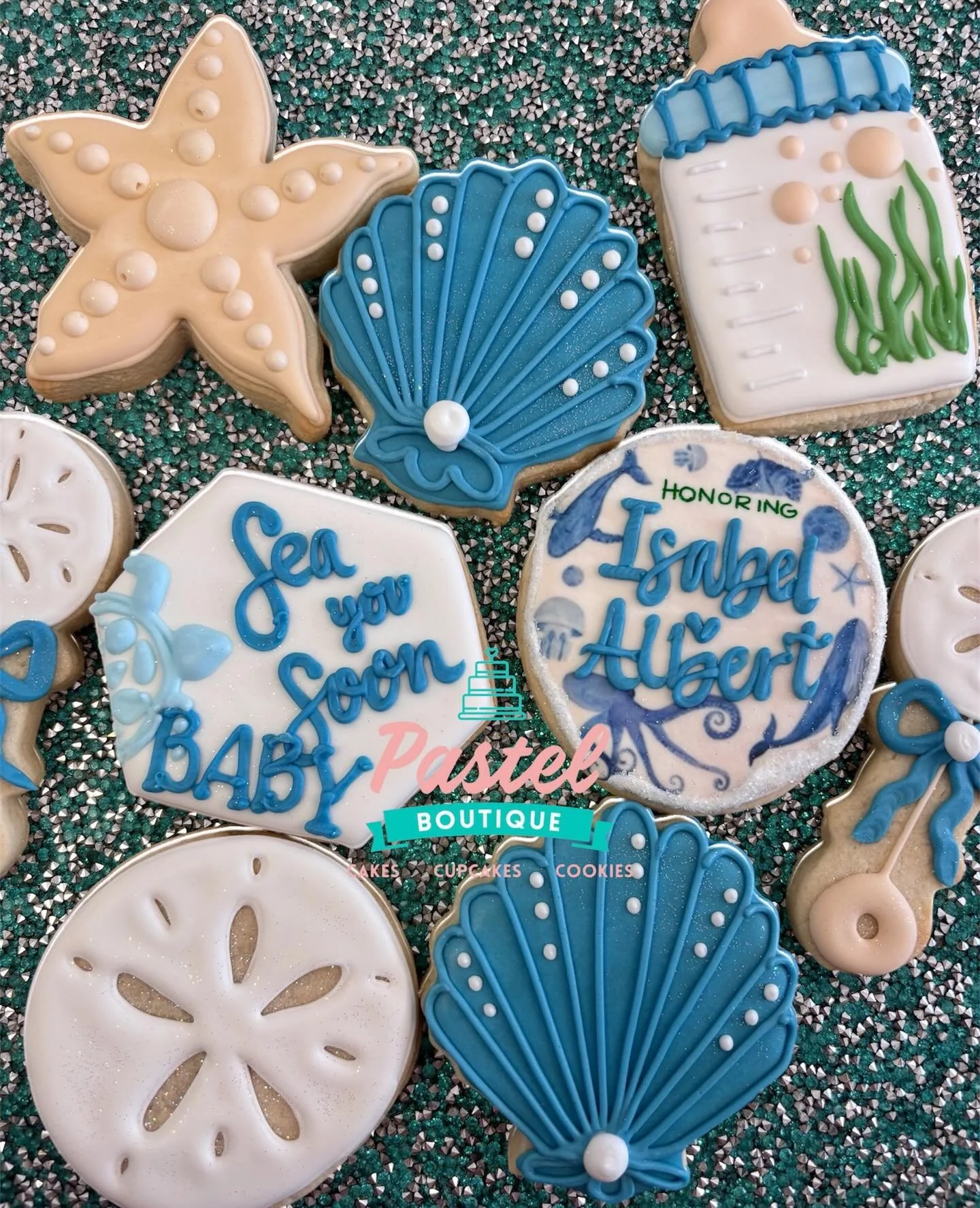 SEA you soon, baby! 🌊🐋 Seashells, starfishes, and all the baby love. #seacookies #sugarcookiesofinstagram #pastelboutiquehtx #customcookies #houstoncookies