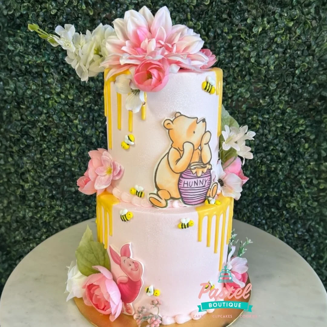 Sometimes the smallest things take up the most room in your heart.&rsquo; 🎈 A beautiful day celebrating our favorite mama-to-be amongst the wildflowers. #PoohBabyShower #ClassicPooh #WildflowerMagic #pastelbabyshowerni&ntilde;a #pastelboutiquehtx