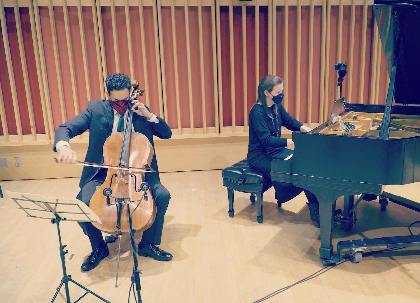 Returning to Downtown Music at Grace to play some Schumann and Brahms with Raman Ramakrishnan - this coming Wednesday, link in bio. #cellopiano #chambermusic #bardfaculty #collaboration @bardcollegeconservatory