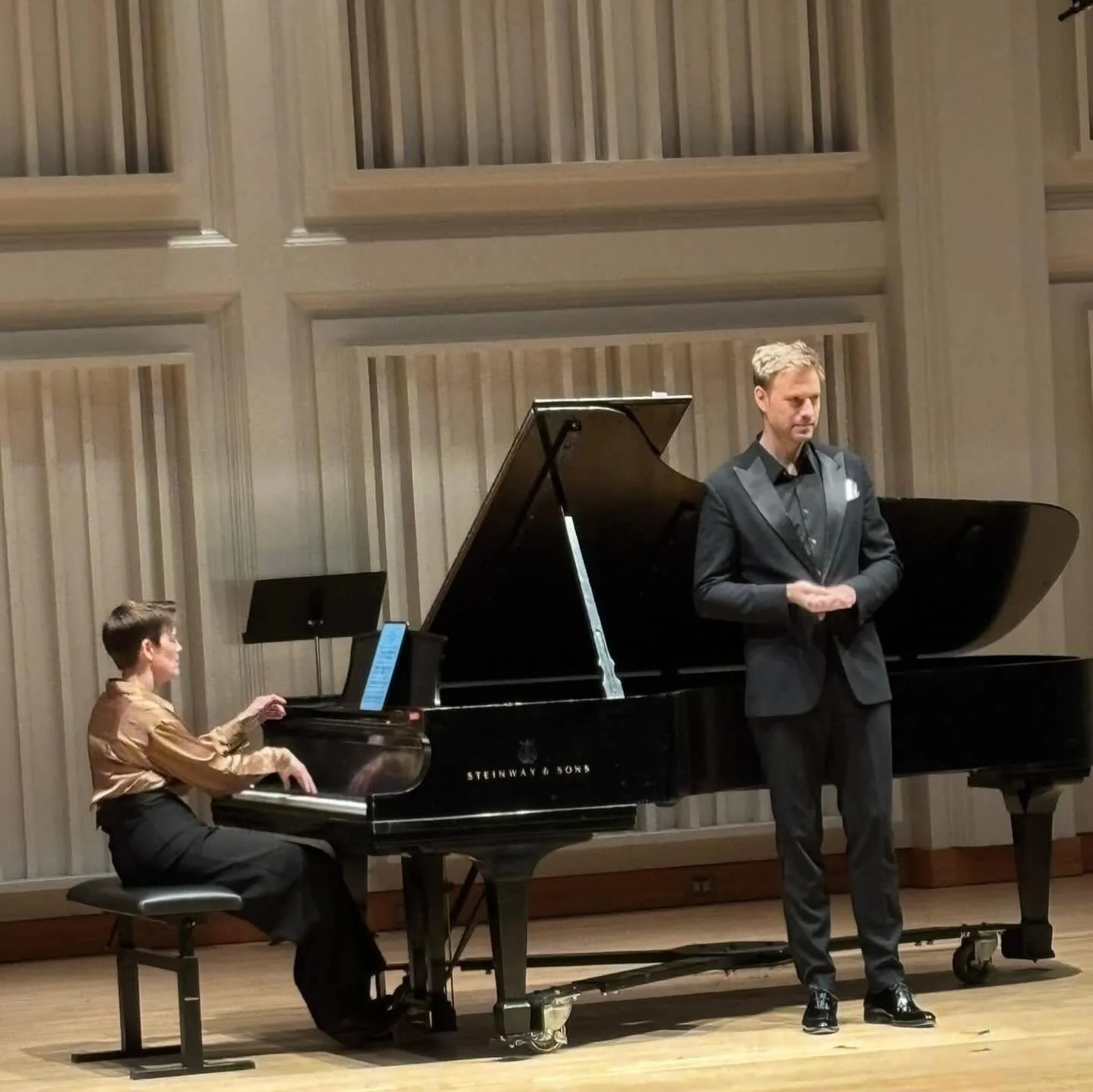 Many years ago, @benjaminapplbaritone began his journey to a brilliant international career. I was fortunate to witness some early moments in Germany and doubly fortunate to reunite in recent years. 

Thanks to @benjamin_hochman and the Kurt&aacute;g