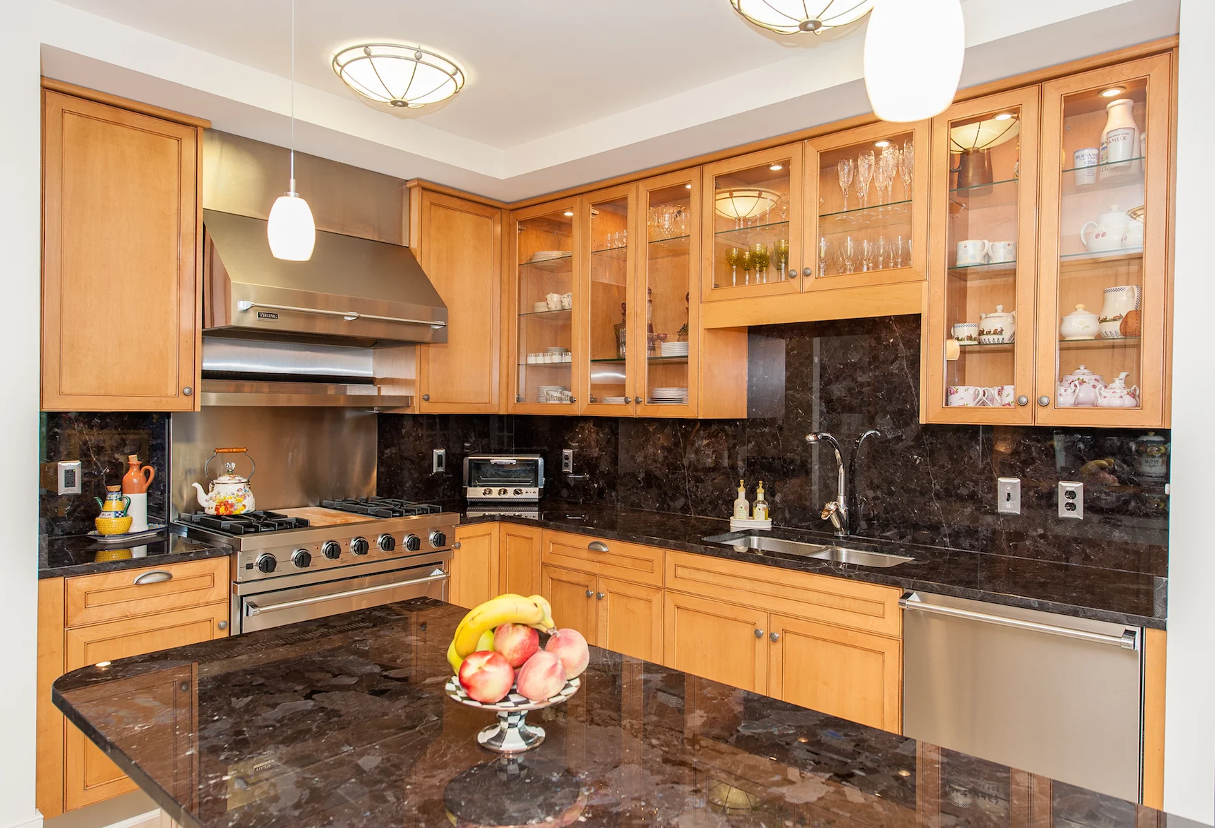6. Kitchen.jpg