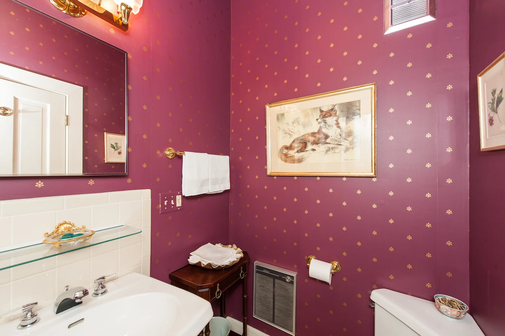 Main Level Full Bath/Powder Room
