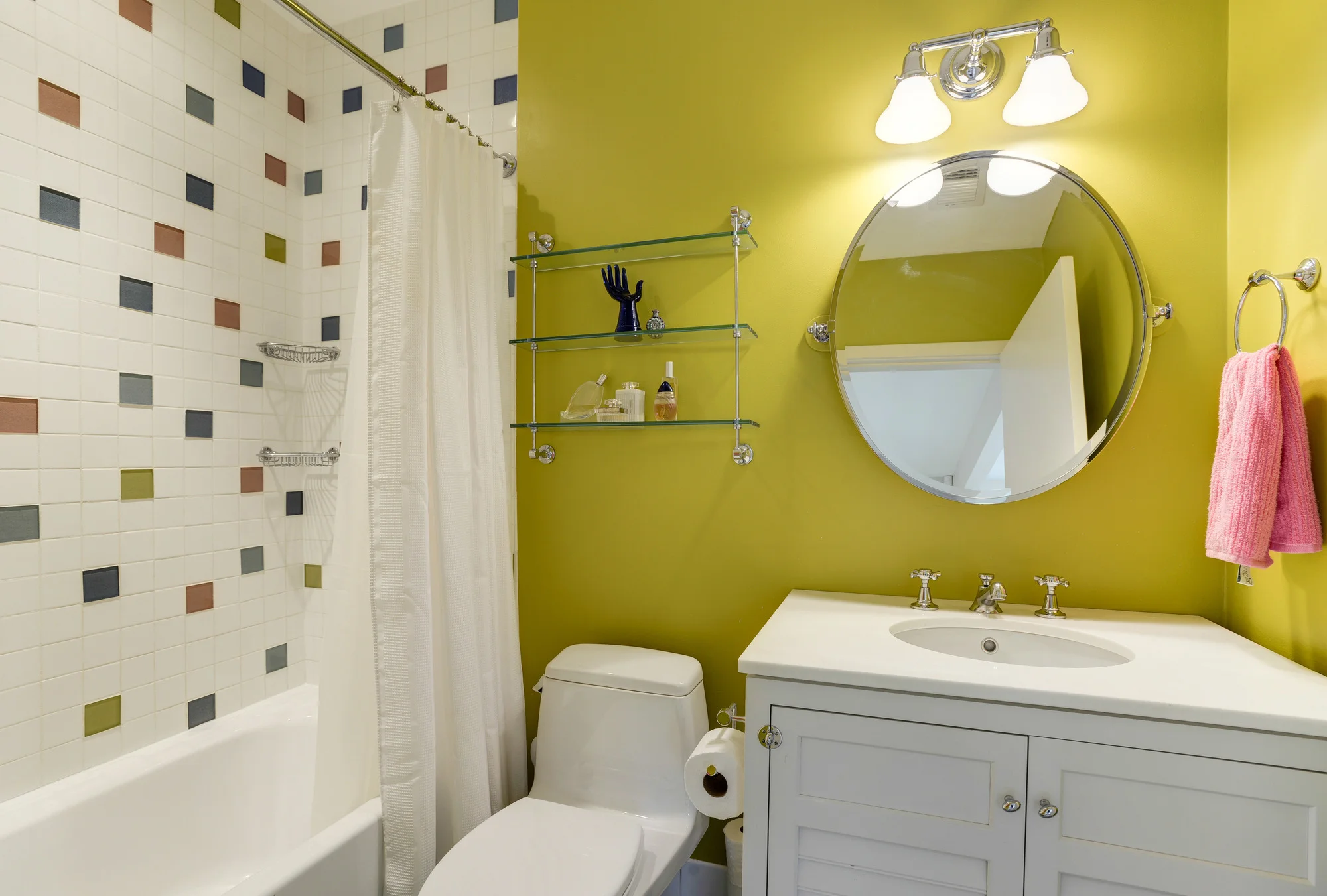 Bedroom Two En Suite Bathroom