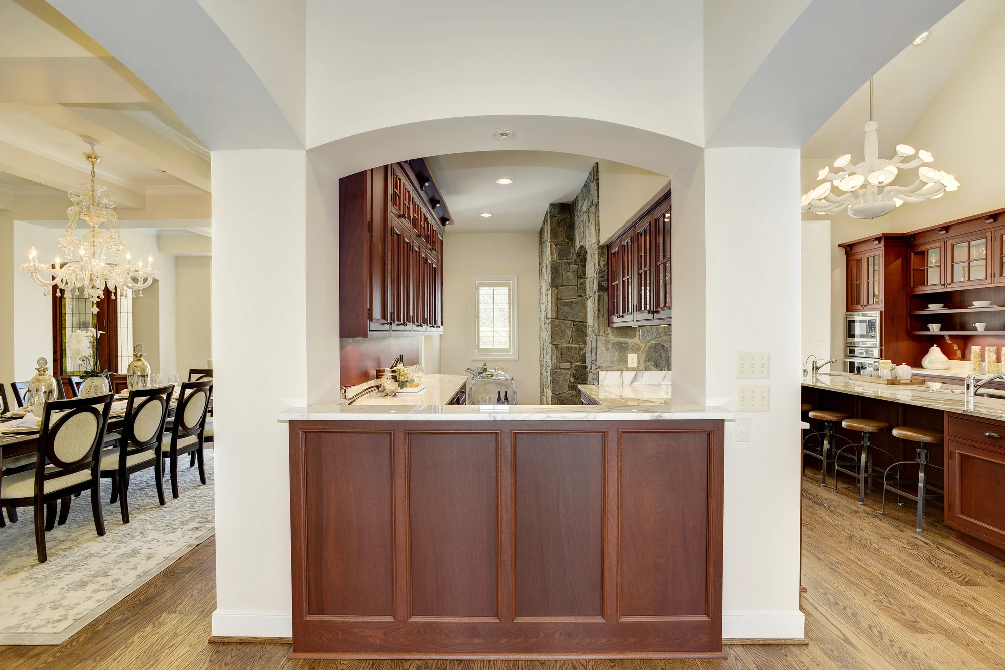 Bar/Butler's Pantry