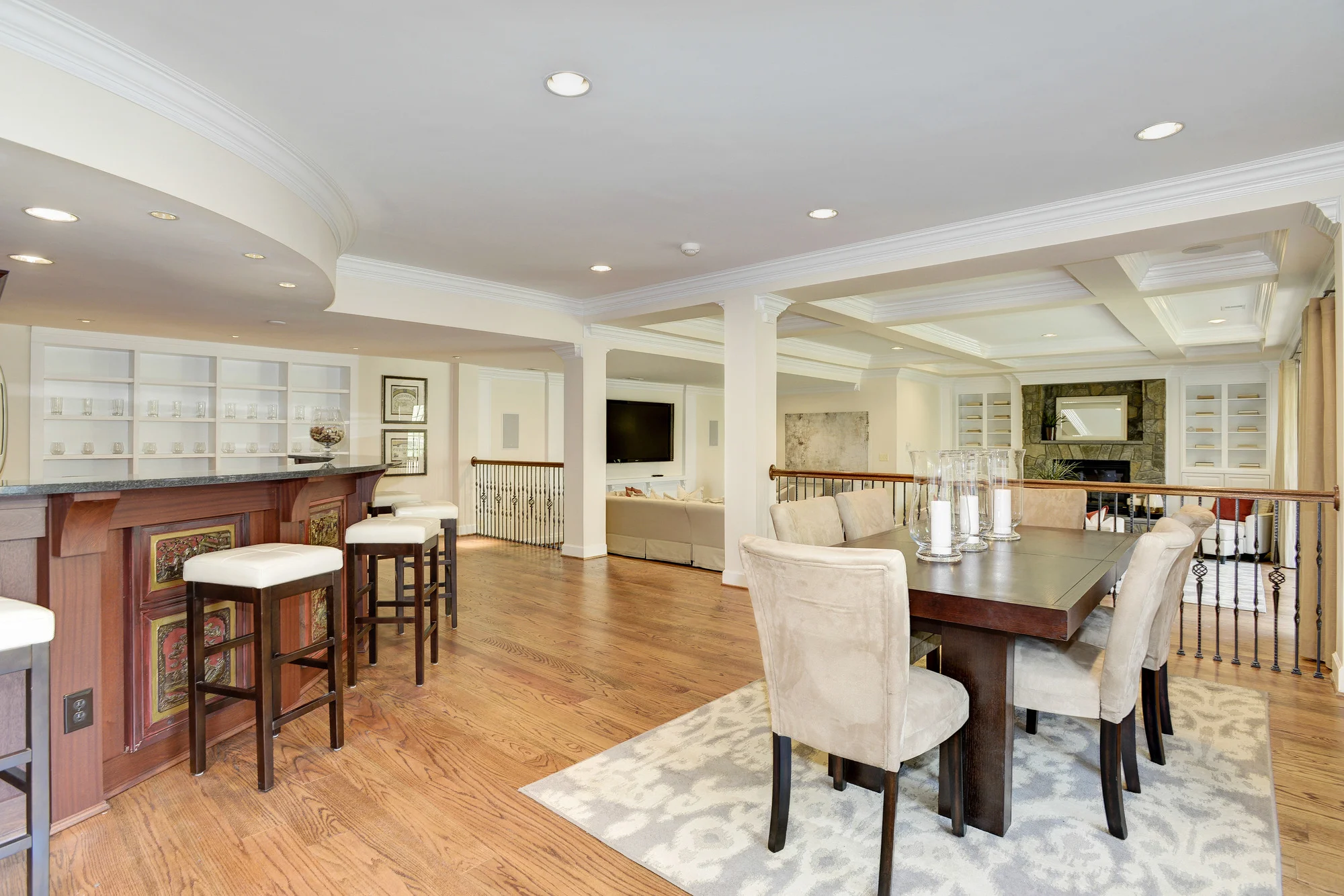 Recreation Room with Fully Equipped Wet Bar