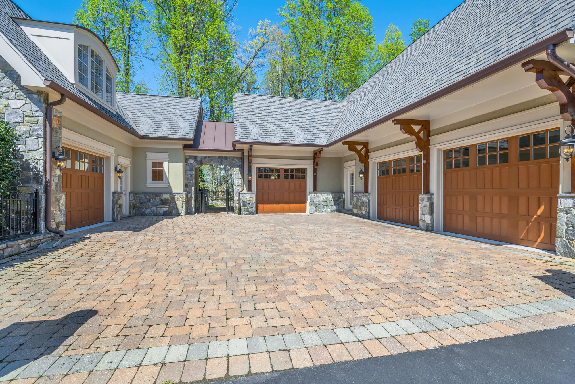 Courtyard with 4-Car Garage Parking