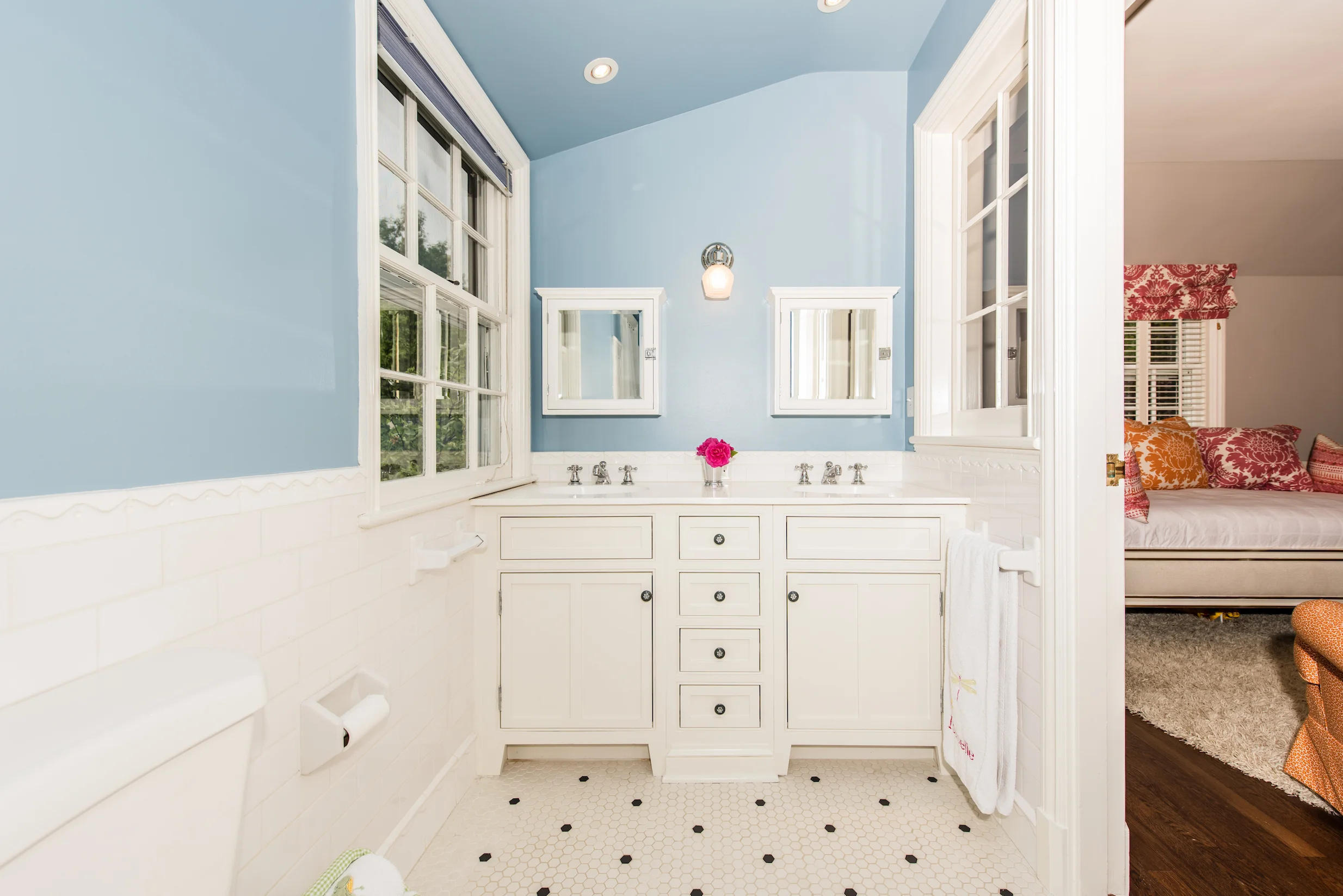 Shared Full Bathroom