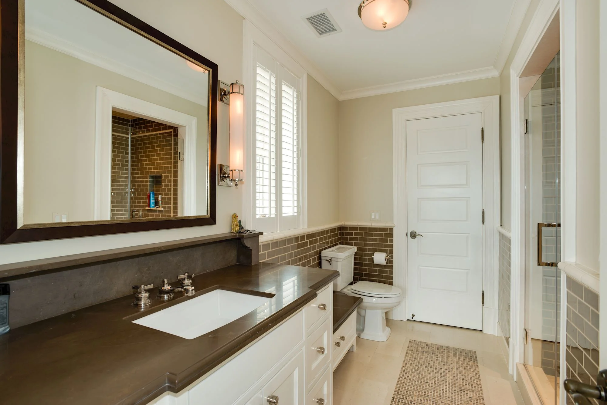 En Suite Adjoining Bathroom