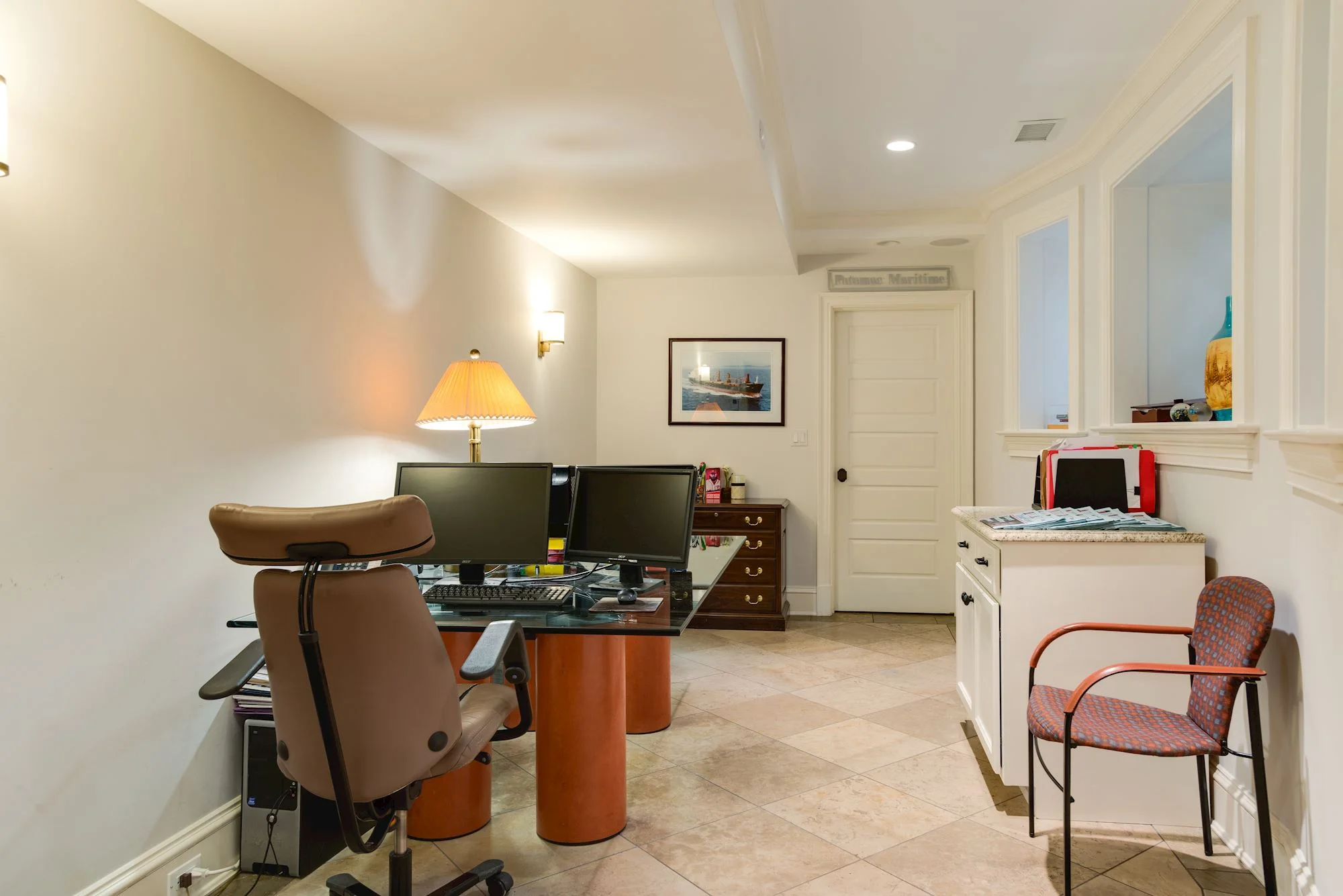 Lower Level One Bedroom Suite w/Kitchenette