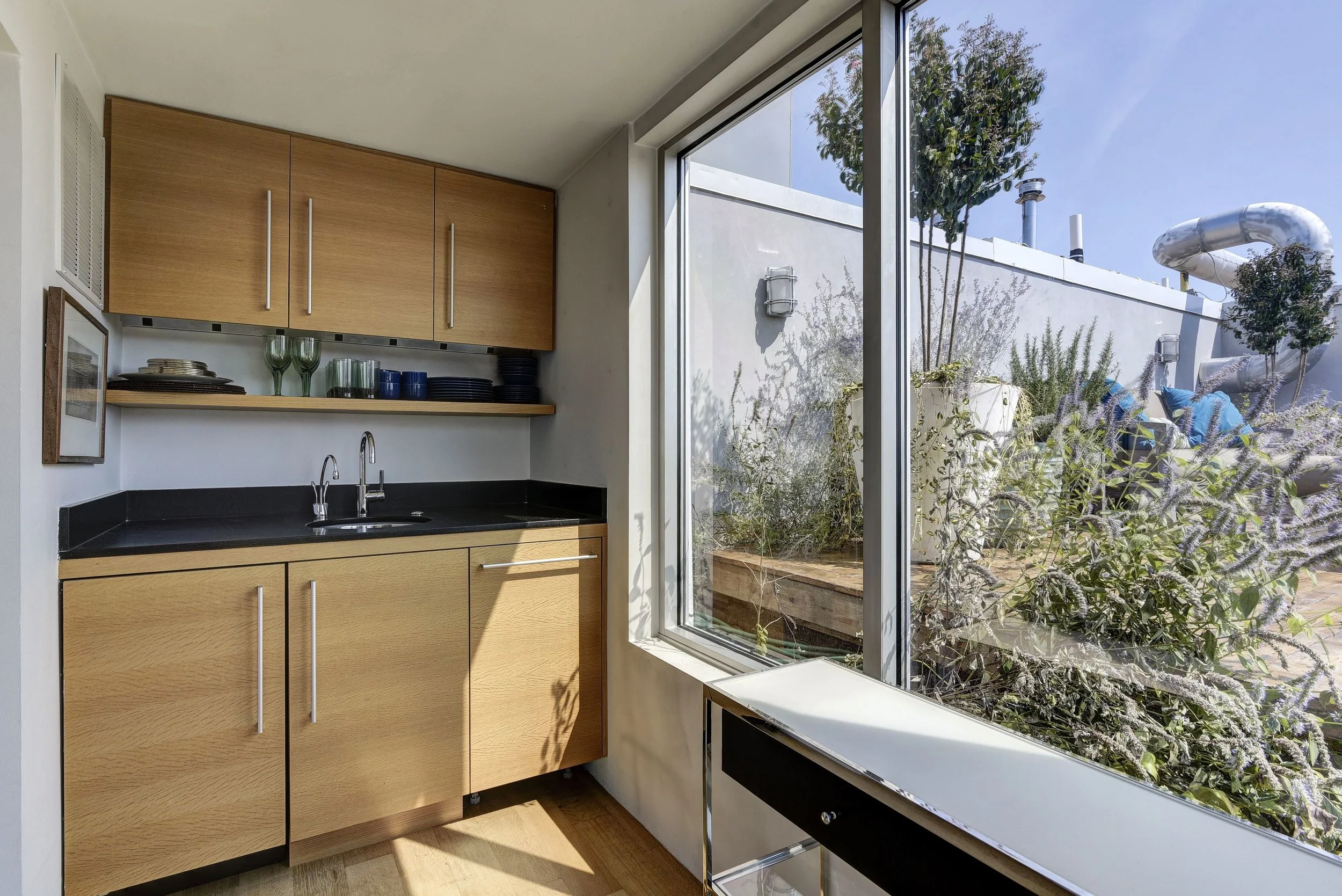 Upper Level Kitchenette