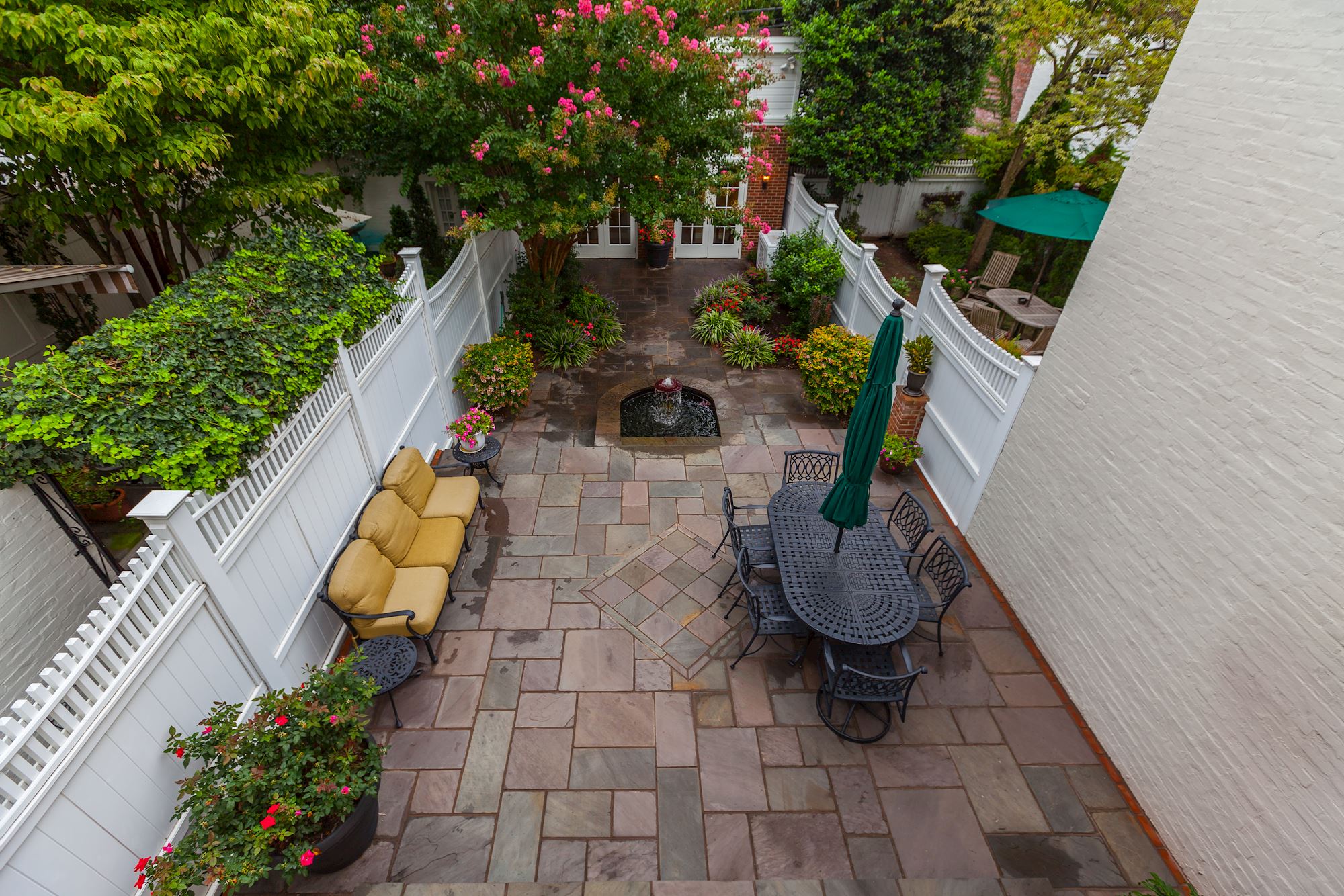 Professionally Landscaped Terrace & Garden
