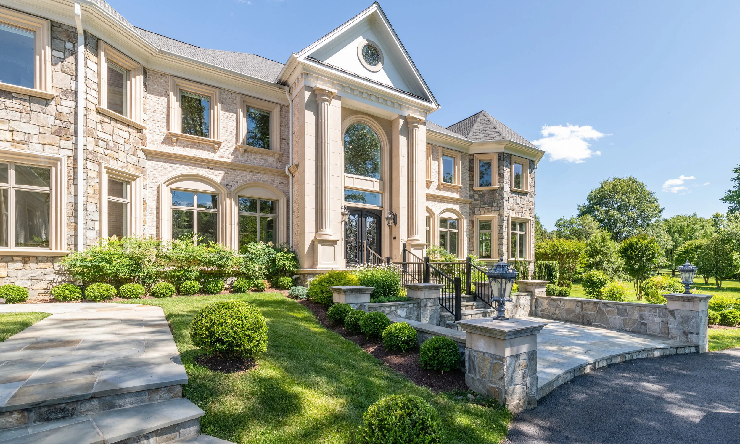 Impressive Great Falls Manor on 2.95 acres