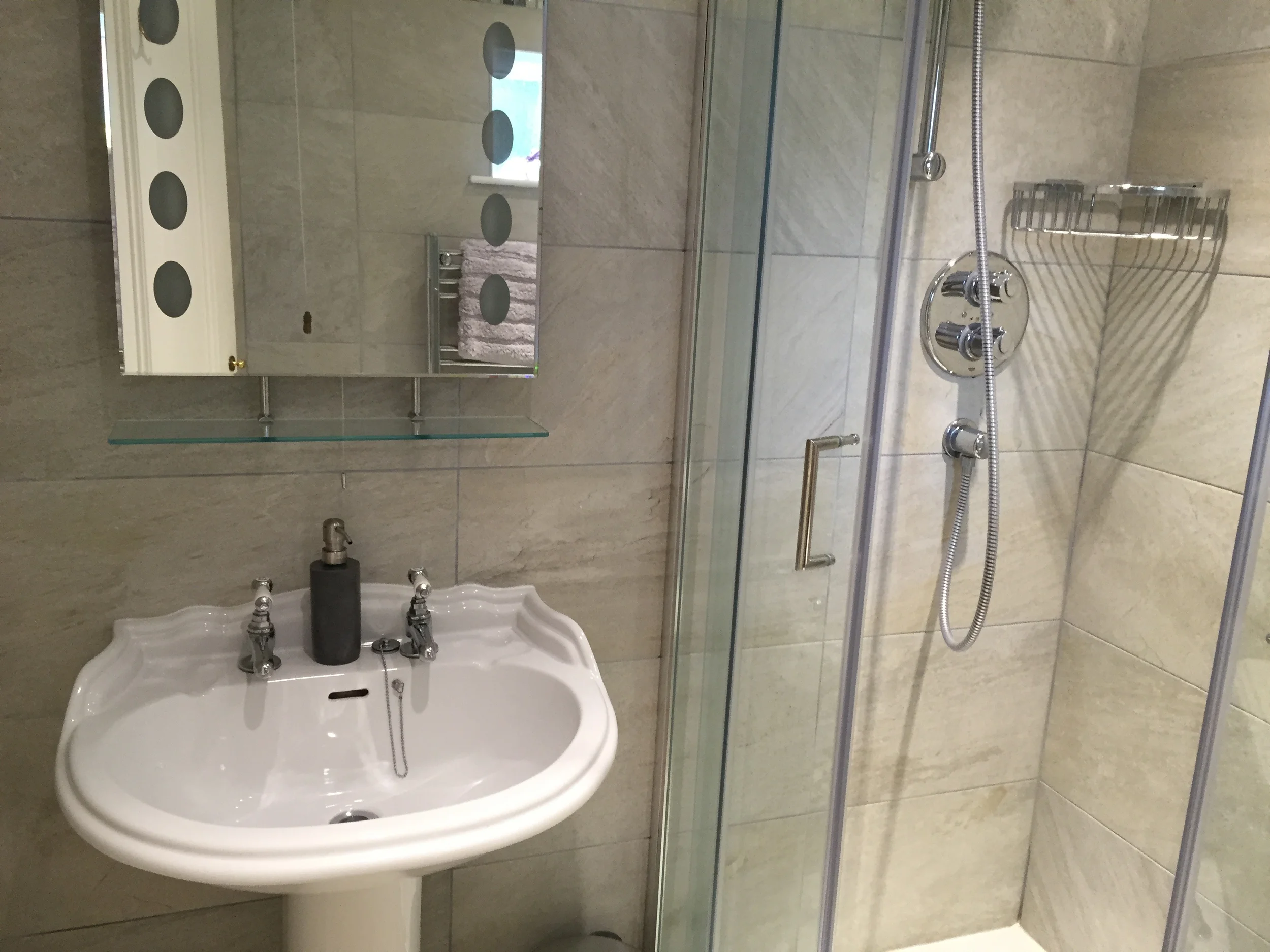 Downstairs Bathroom sink.jpg