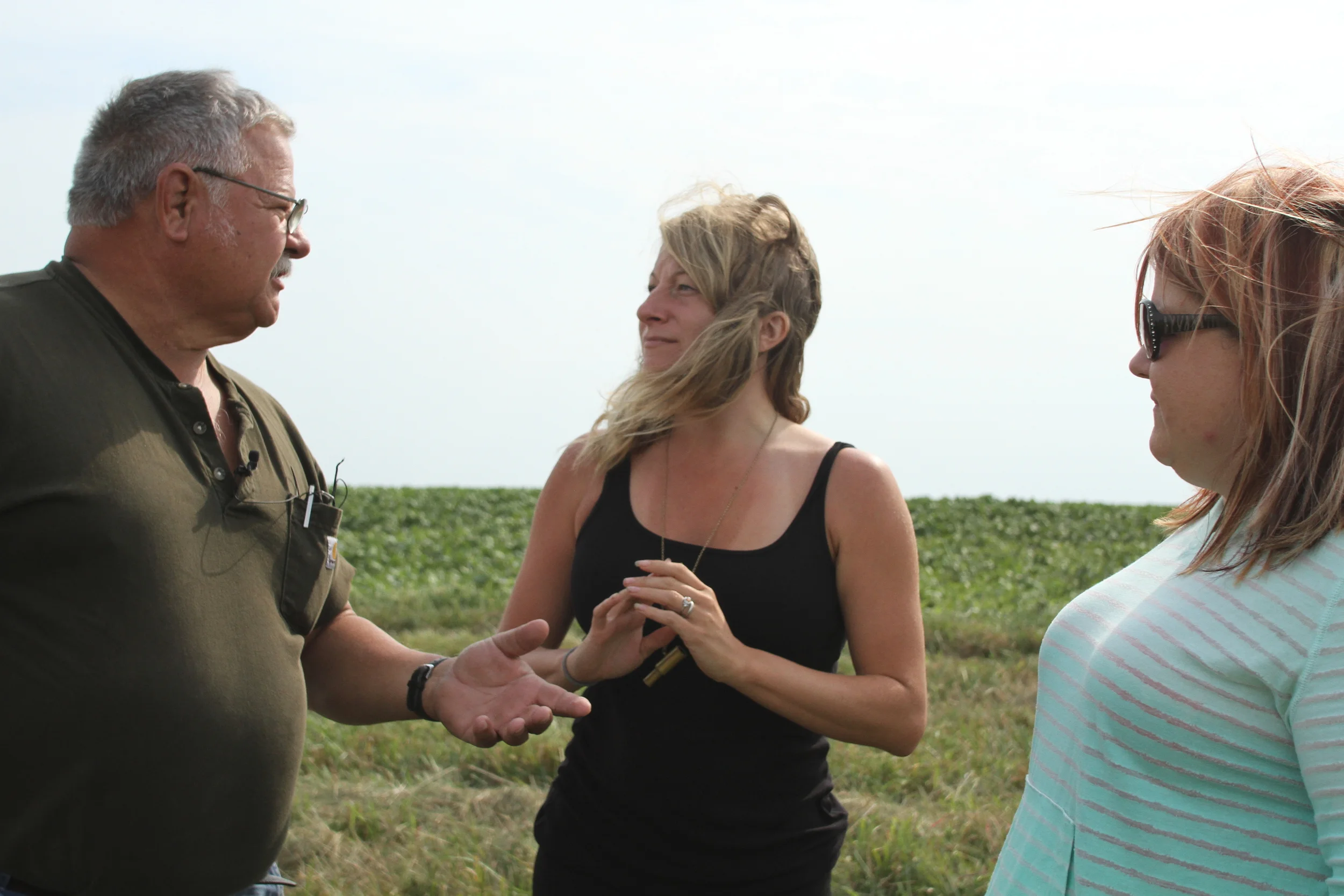 David and Jennifer explaining the usage of corn silage: feed, yes, but also lots of plastic
