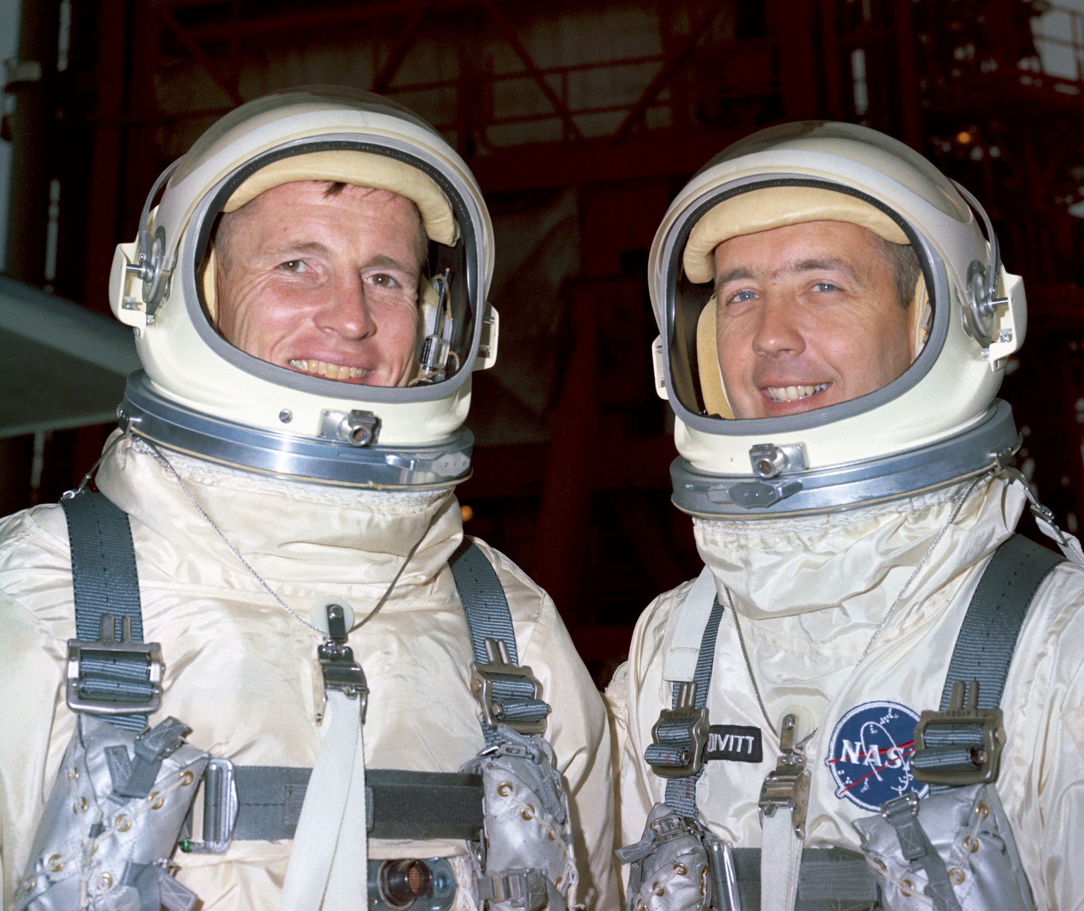 Ed White (L) and James McDivitt (R)