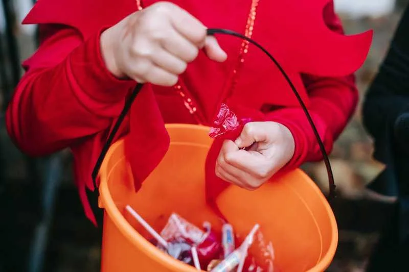 8 Tips to Enjoy Halloween Treats Without Damaging Teeth&nbsp;