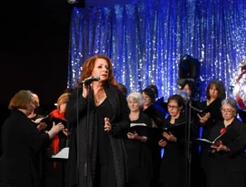 A powerful performance by singer Laurence Jalbert and the Chorale du Gesù.