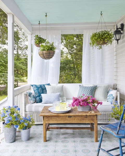 Photo: Pinterest Via Country Living: Annie Schlecter, Prop Styling By Becki Griffin