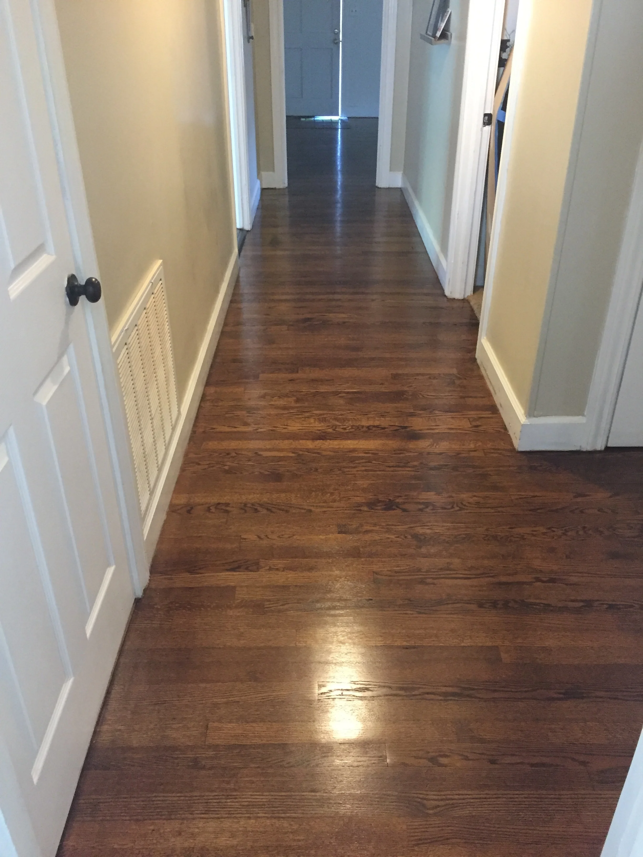 This it the view down the hallway(towards the front door!)