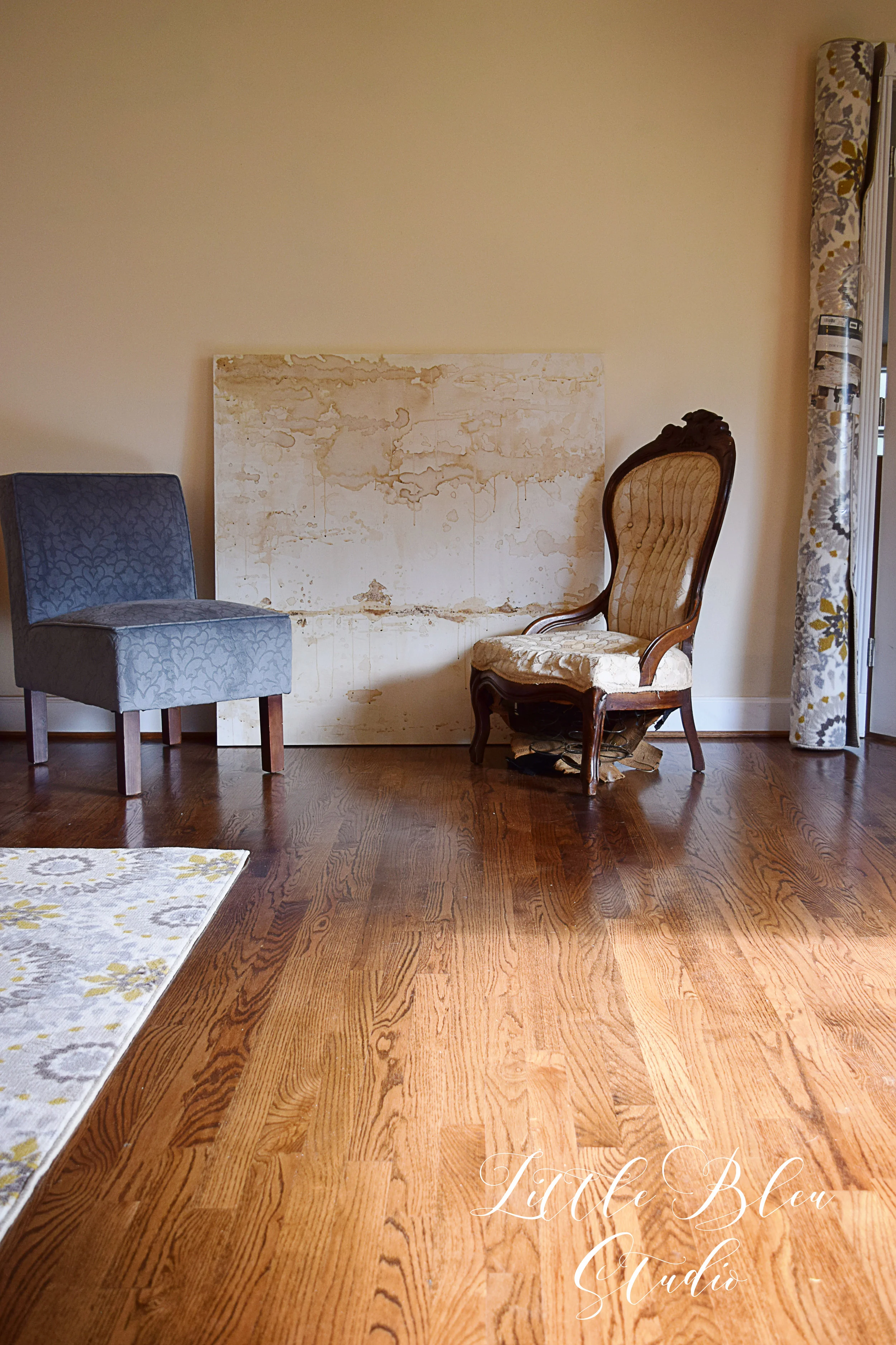 This is going to be my little sitting nook behind my dining room table. 