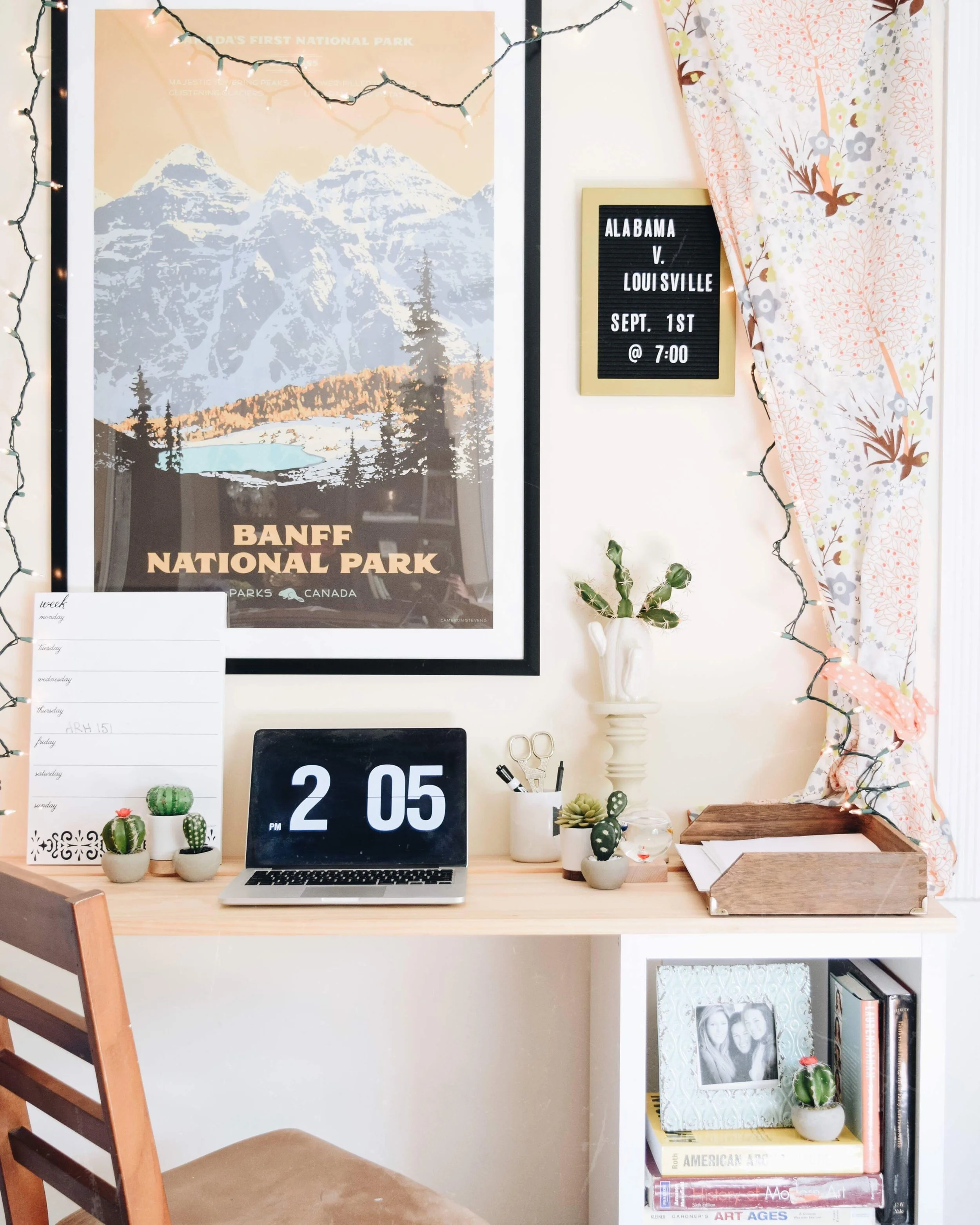 12 Ideas For Decorating Your New Apartment Or Dorm Decor