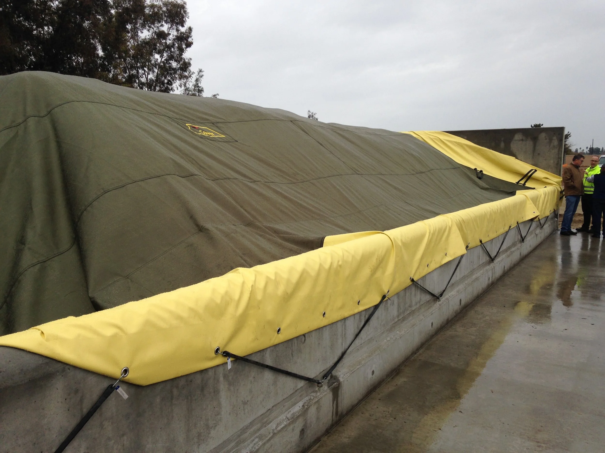 GORE composting technology covers Mid Valley Disposal's 16 composting bunkers